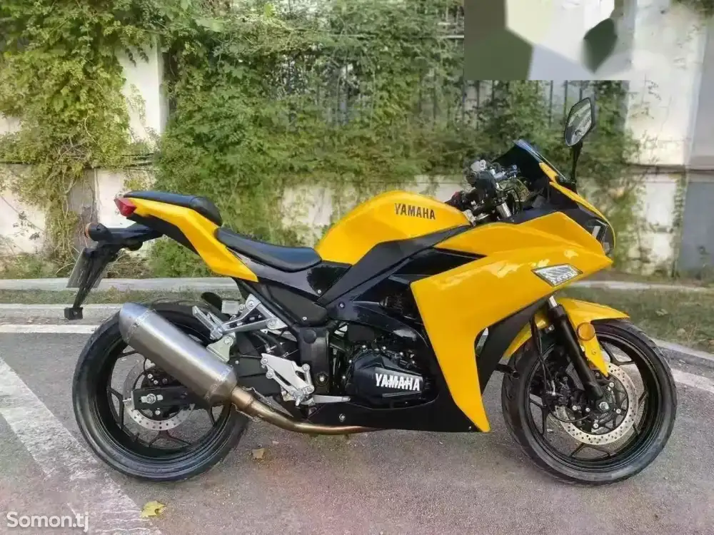 Мотоцикл Yamaha R
