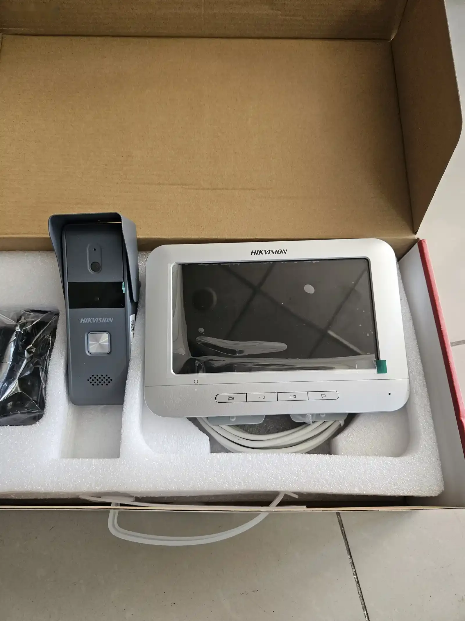 Видеодомофон Hikvision DS-KIS 203 — фото 2