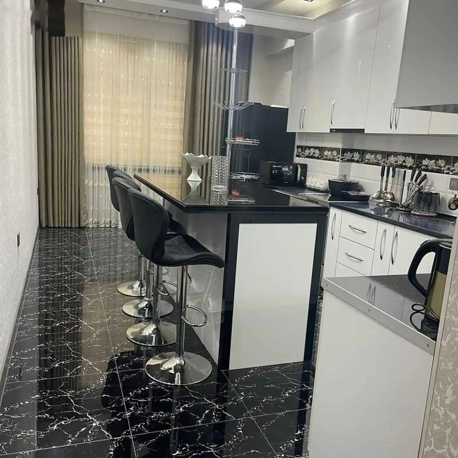 2-комн. квартира, 3 этаж, 92м², Шохмансур