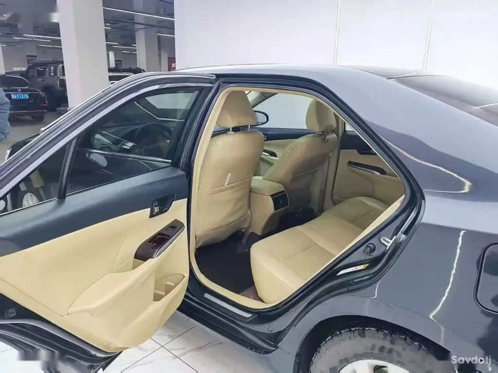 Toyota Camry, 2016