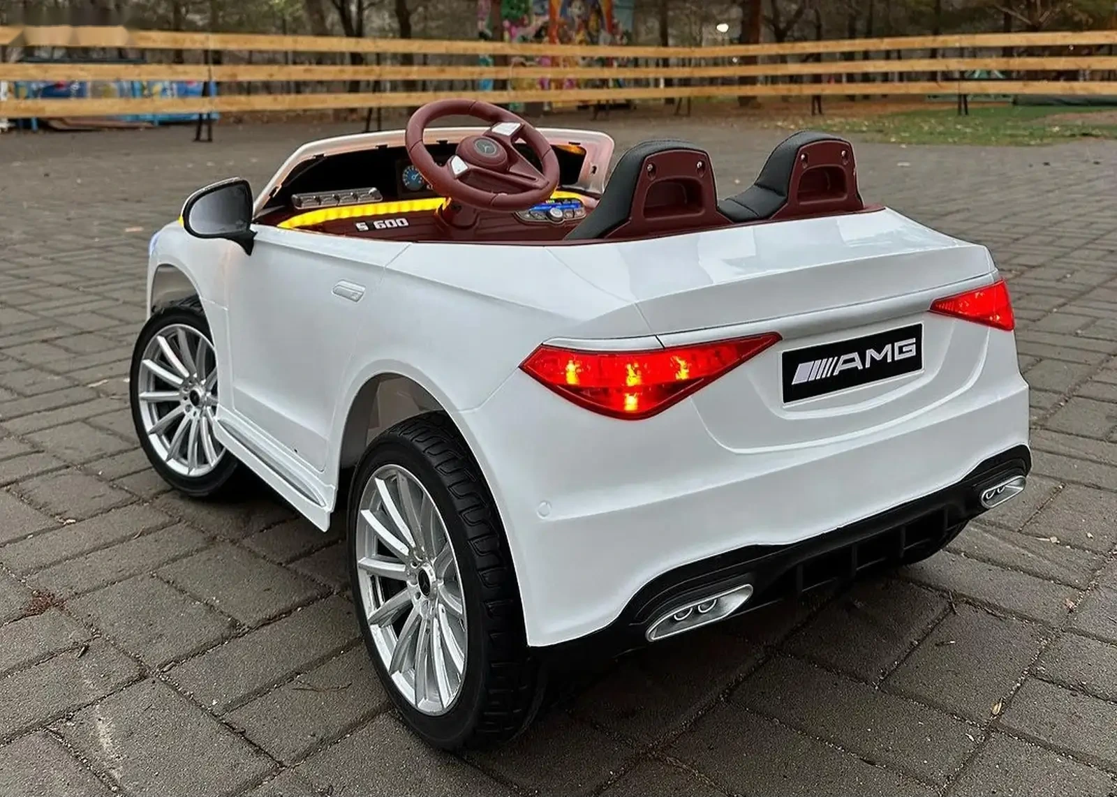 Детский электромобиль AMG — фото 2