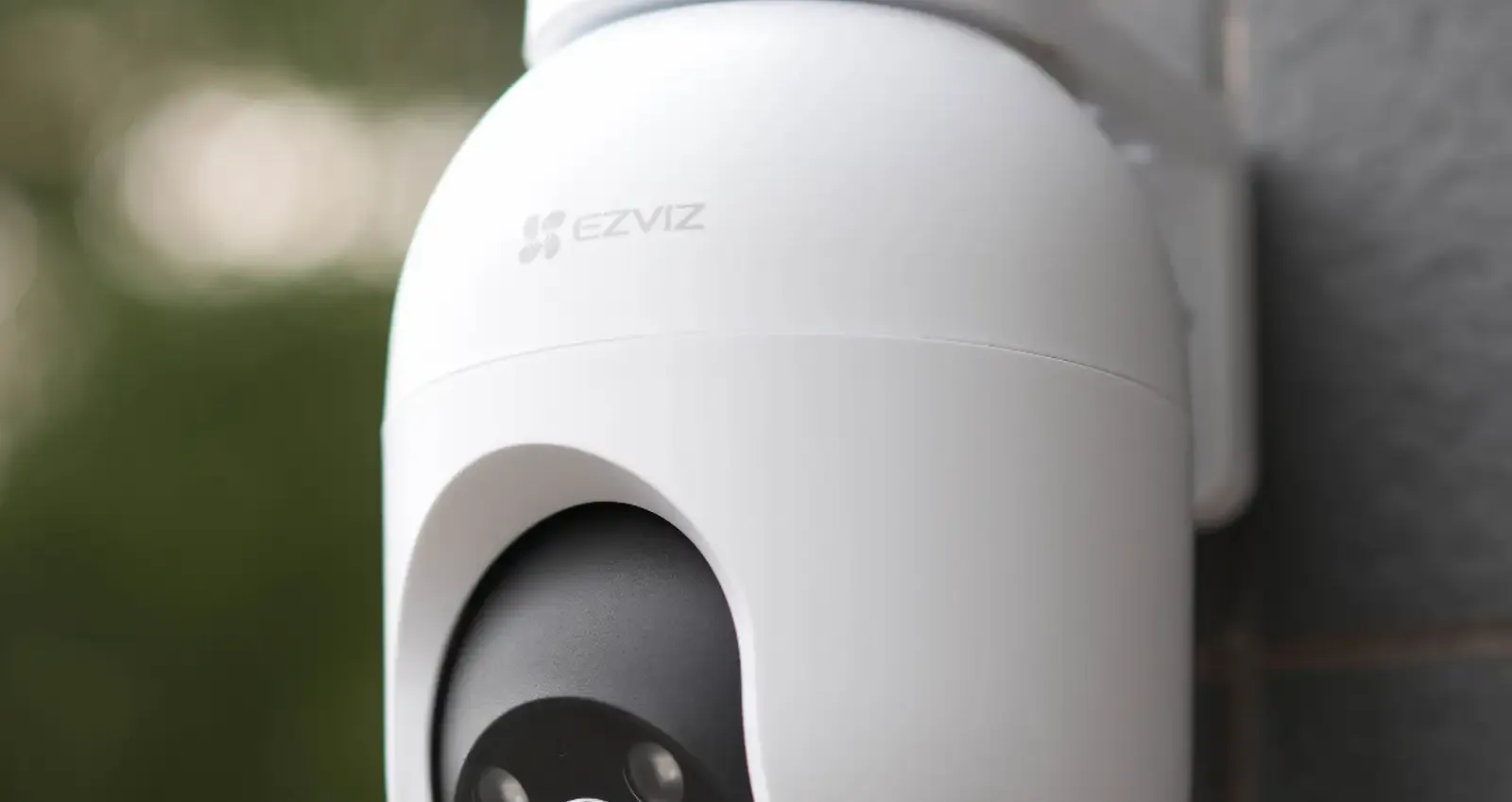 Панорамная и наклонная Wi-Fi-камера CS-C8C Ezviz
