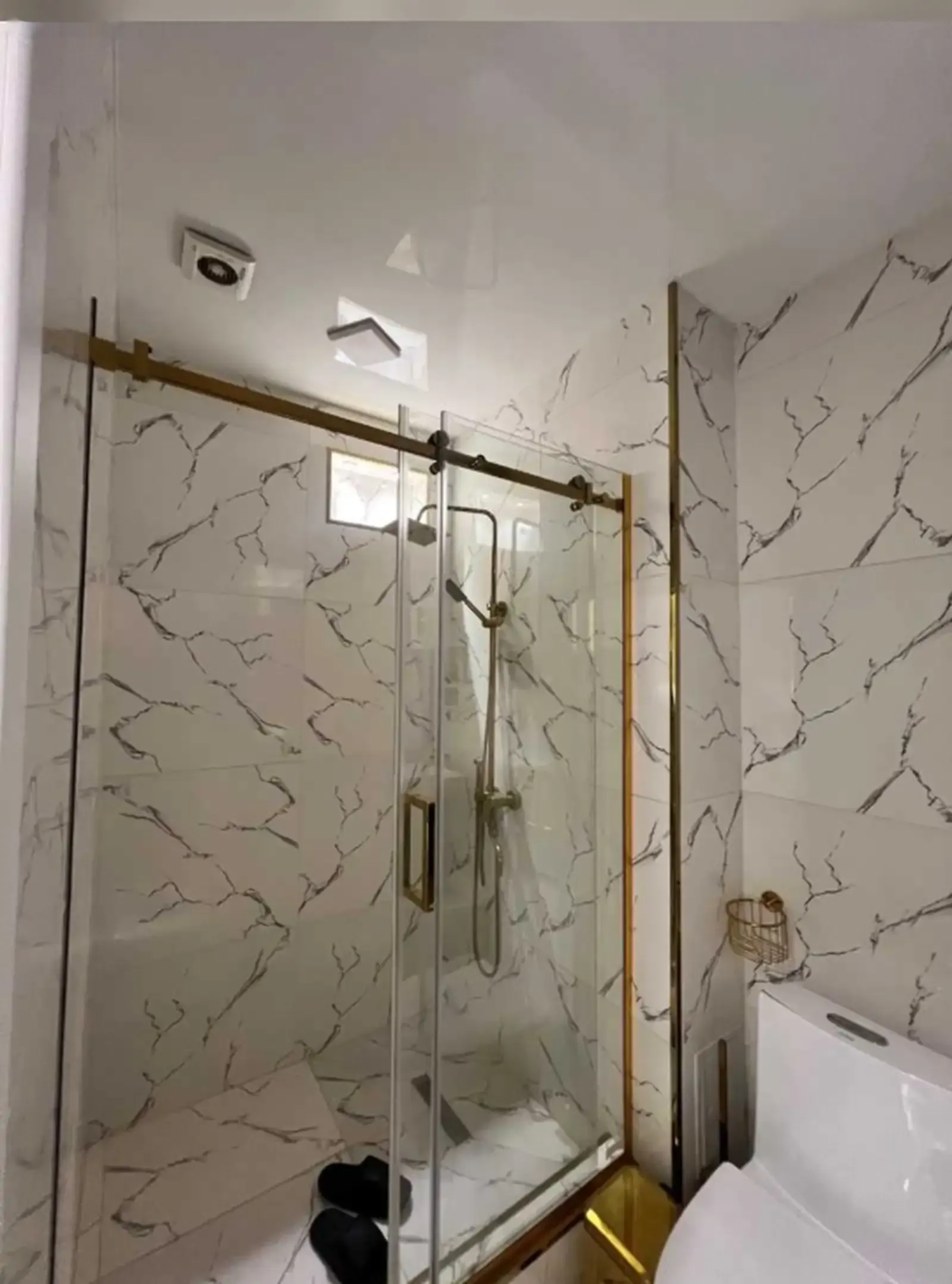 2-комн. квартира, 10 этаж, 70м², голубой экран