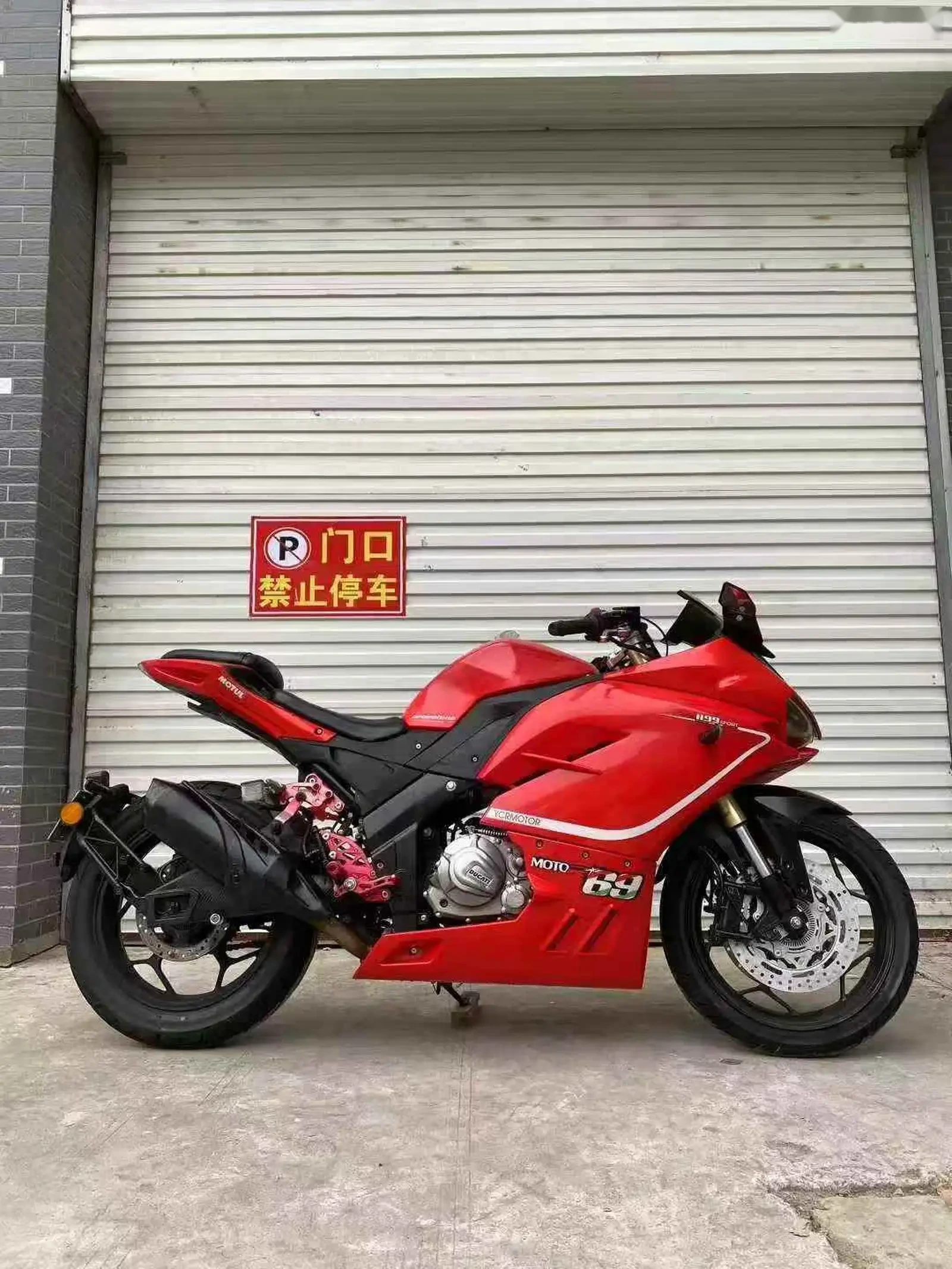 Мотоцикл Ducati 400 — фото 2