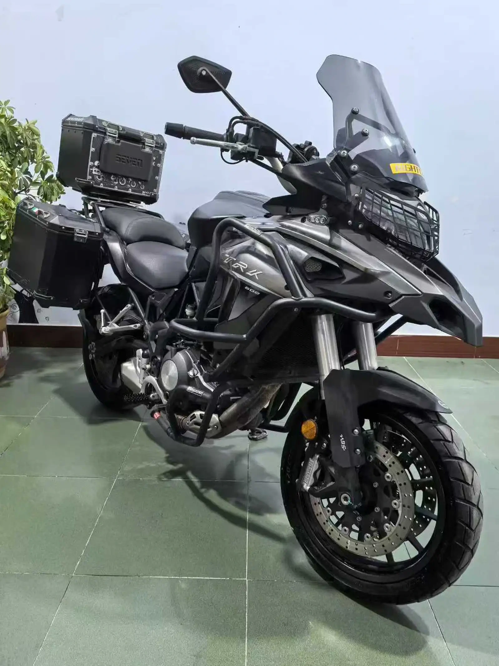 Мотоцикл Benelli TRX 502 — фото 2