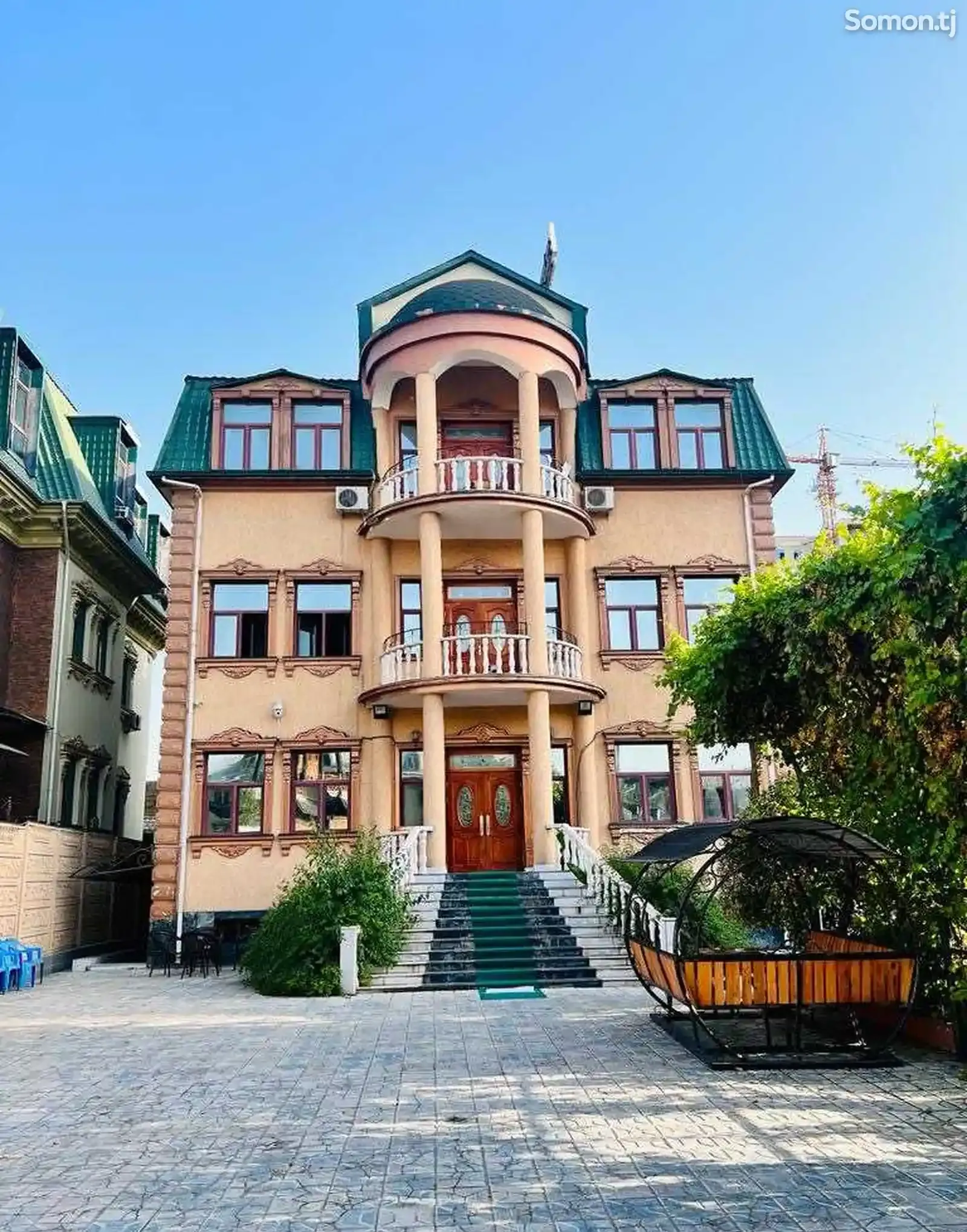 Помещение под офис, 950м², Шохмансур