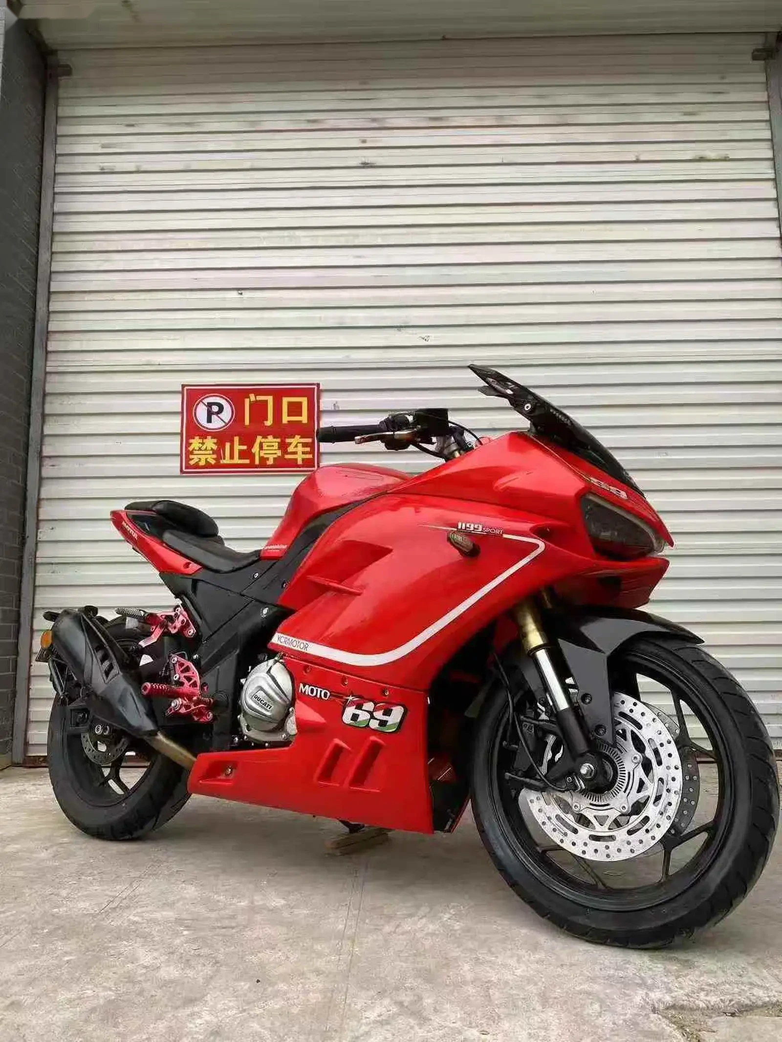 Мотоцикл Ducati 400 — фото 4