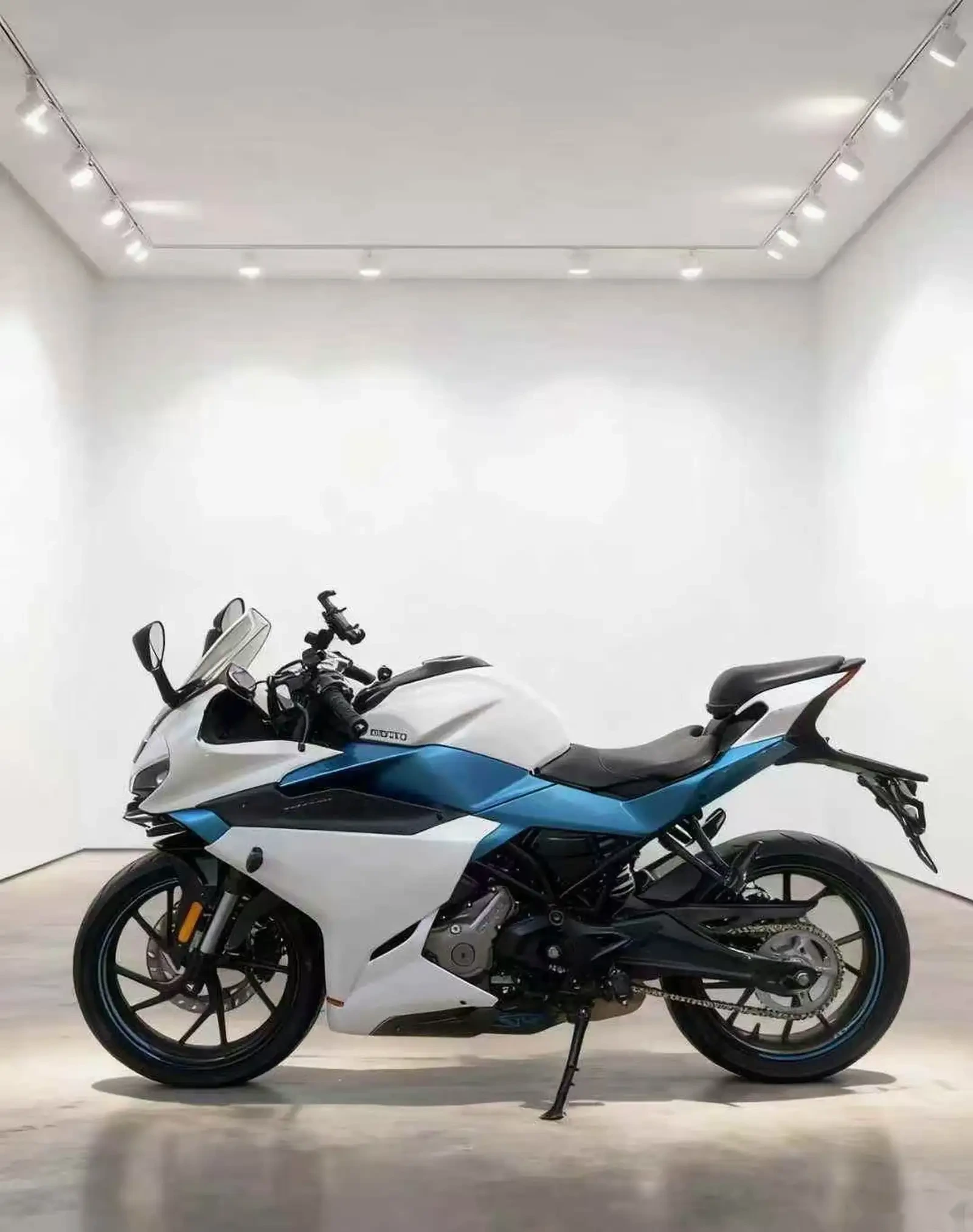 Мотоцикл CFMoto SR250 — фото 4