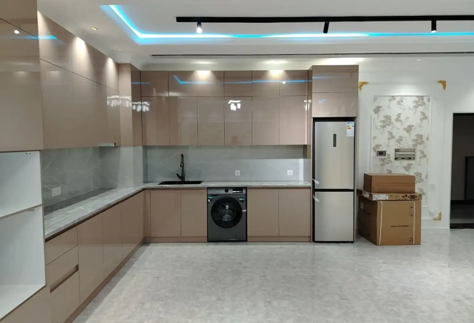 3-комн. квартира, 4 этаж, 89 м², Сино