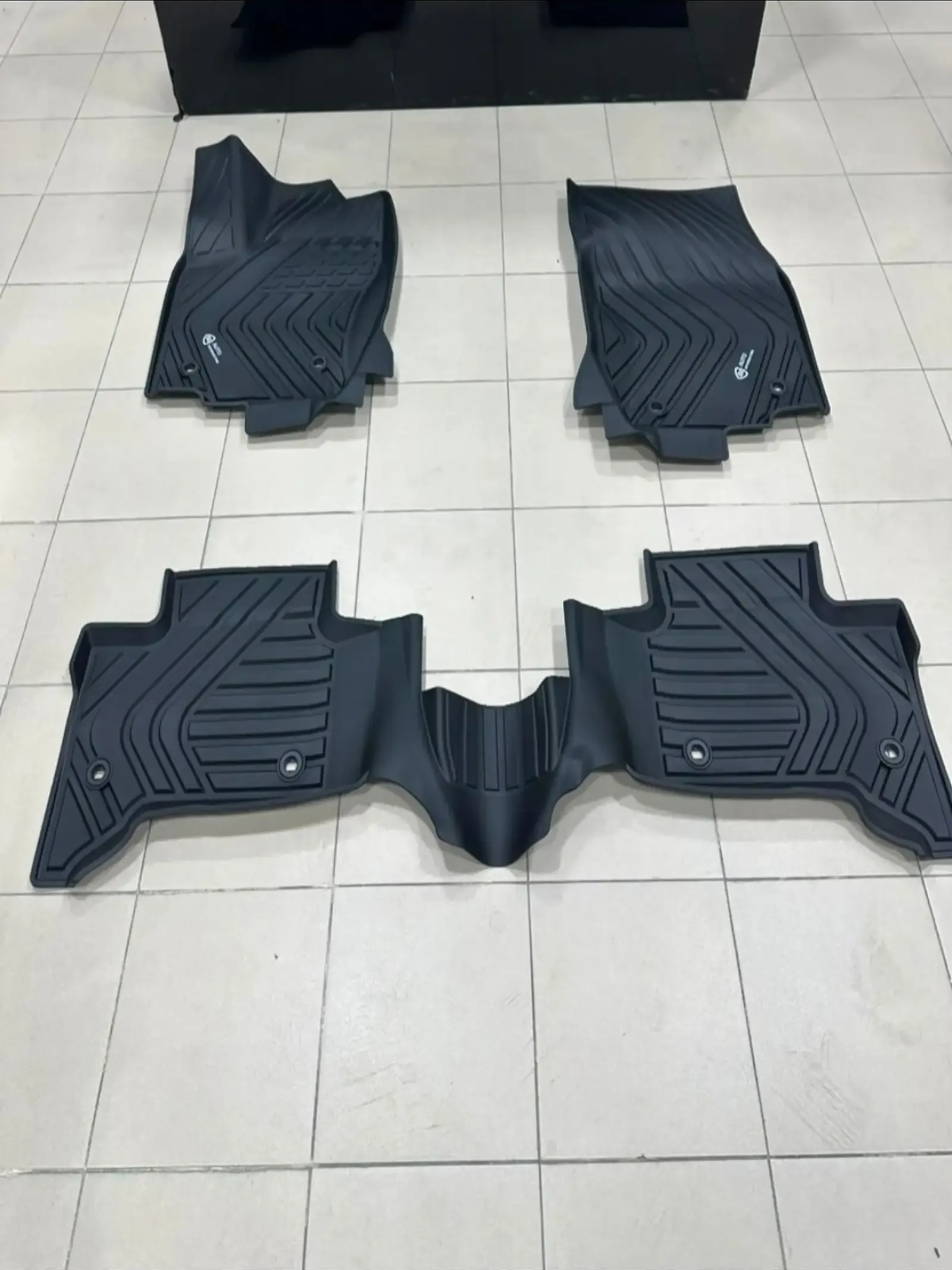 Полик на Lexus