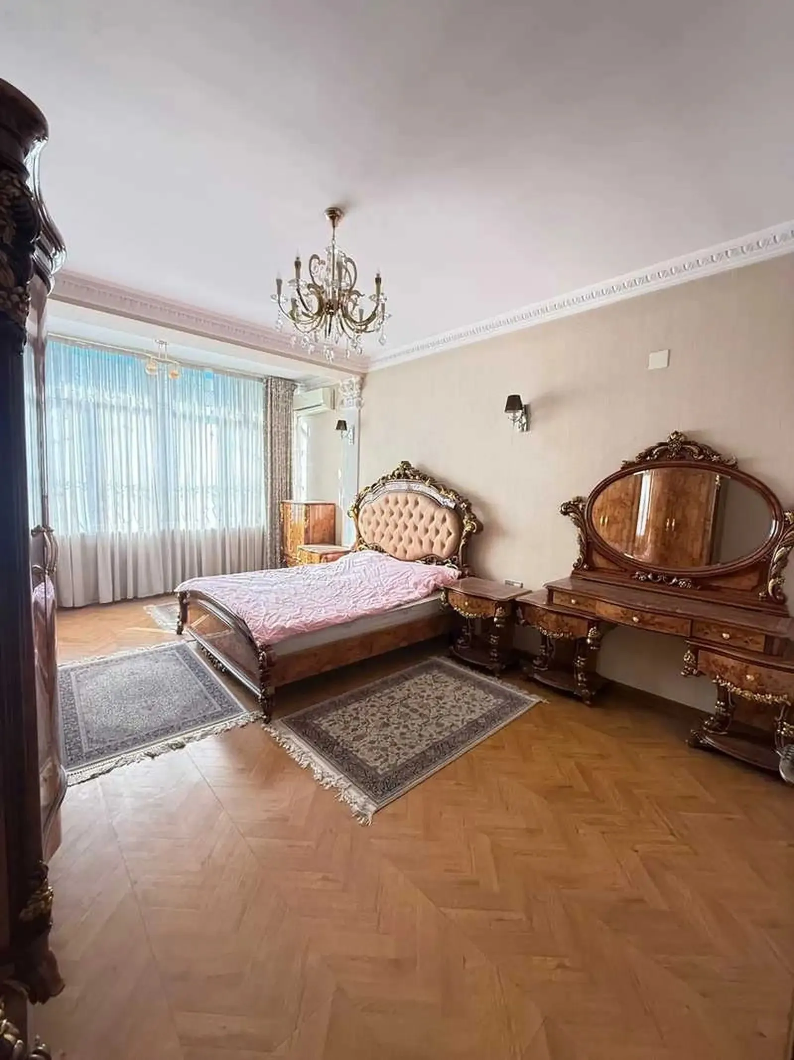 5-комн. квартира, 4 этаж, 260м², И Сомони