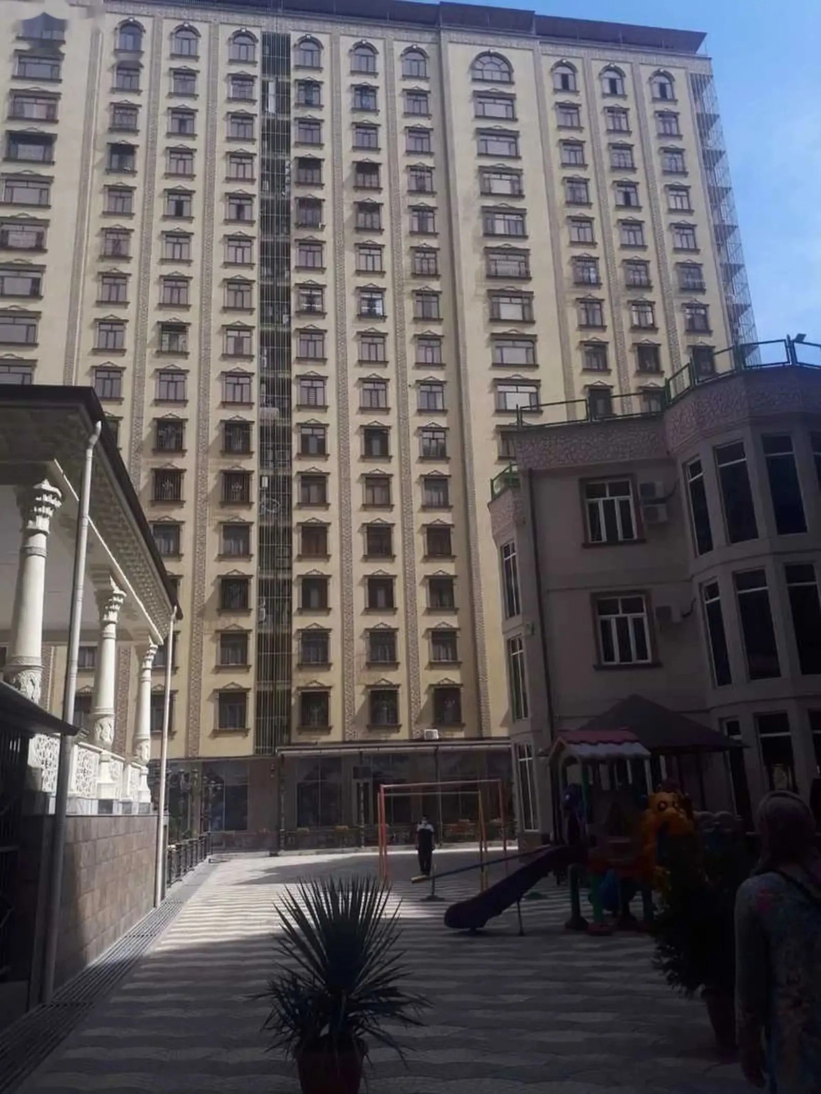 2-комн. квартира, 12 этаж, 81м², дом печати