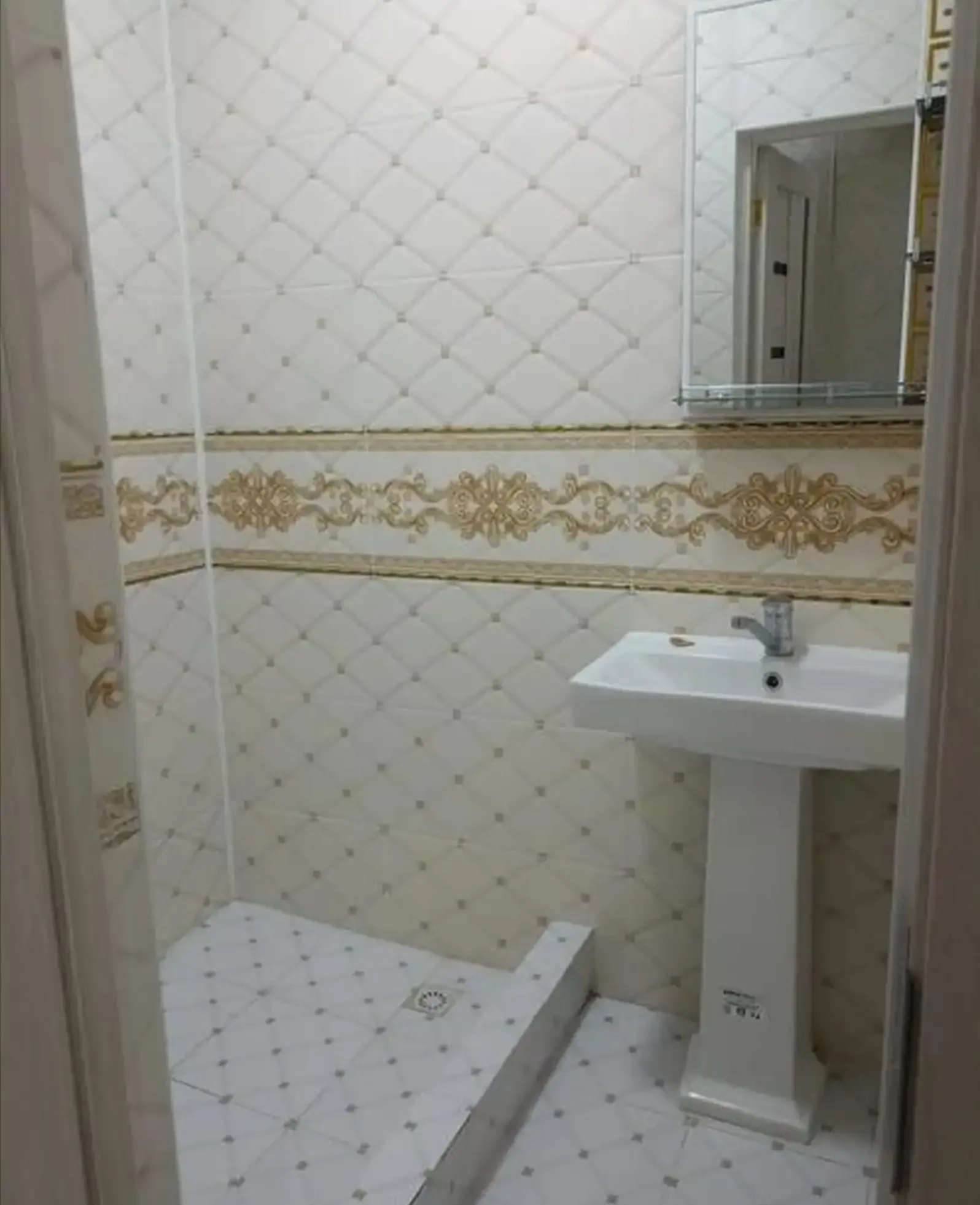 3-комн. квартира, 3 этаж, 81м², Шохмансур
