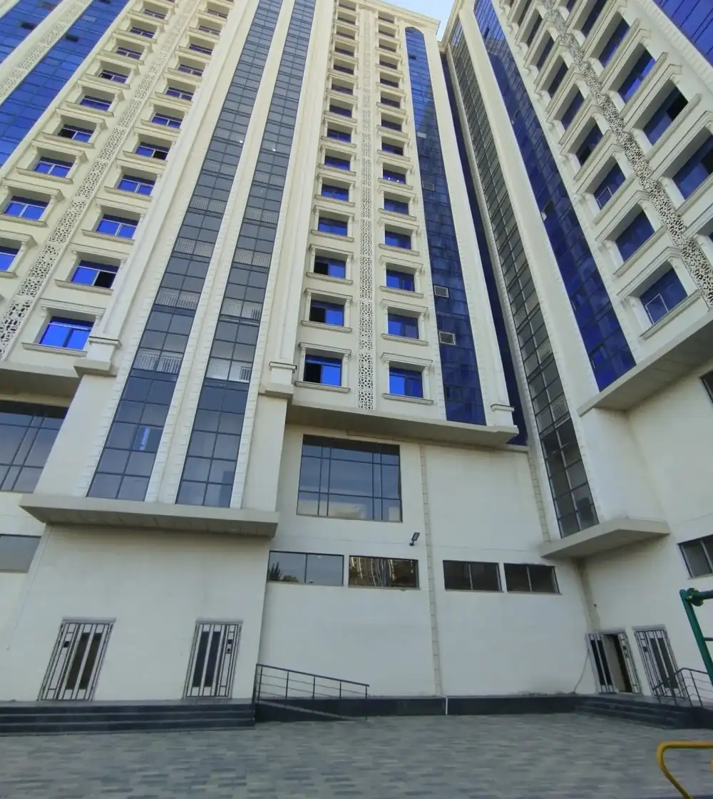 2-комн. квартира, 11 этаж, 50 м², орентир Шохмансур назди Ашан доми ру баруи парки Алишер Навои наздики ОВИР