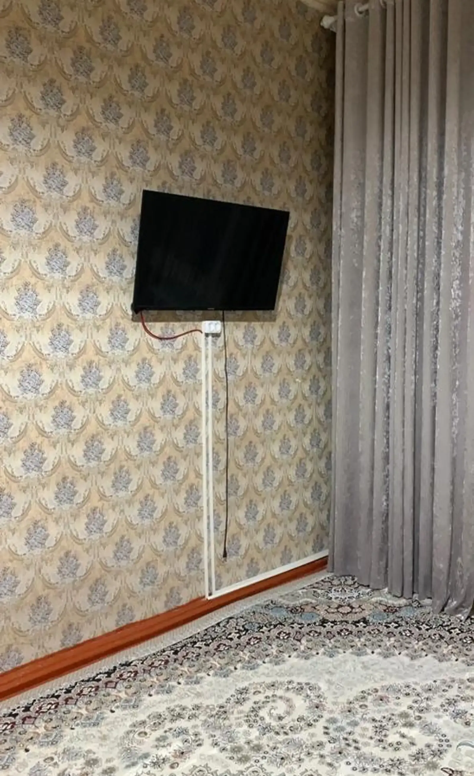 3-комн. квартира, 1 этаж, 70м², Шохмансур