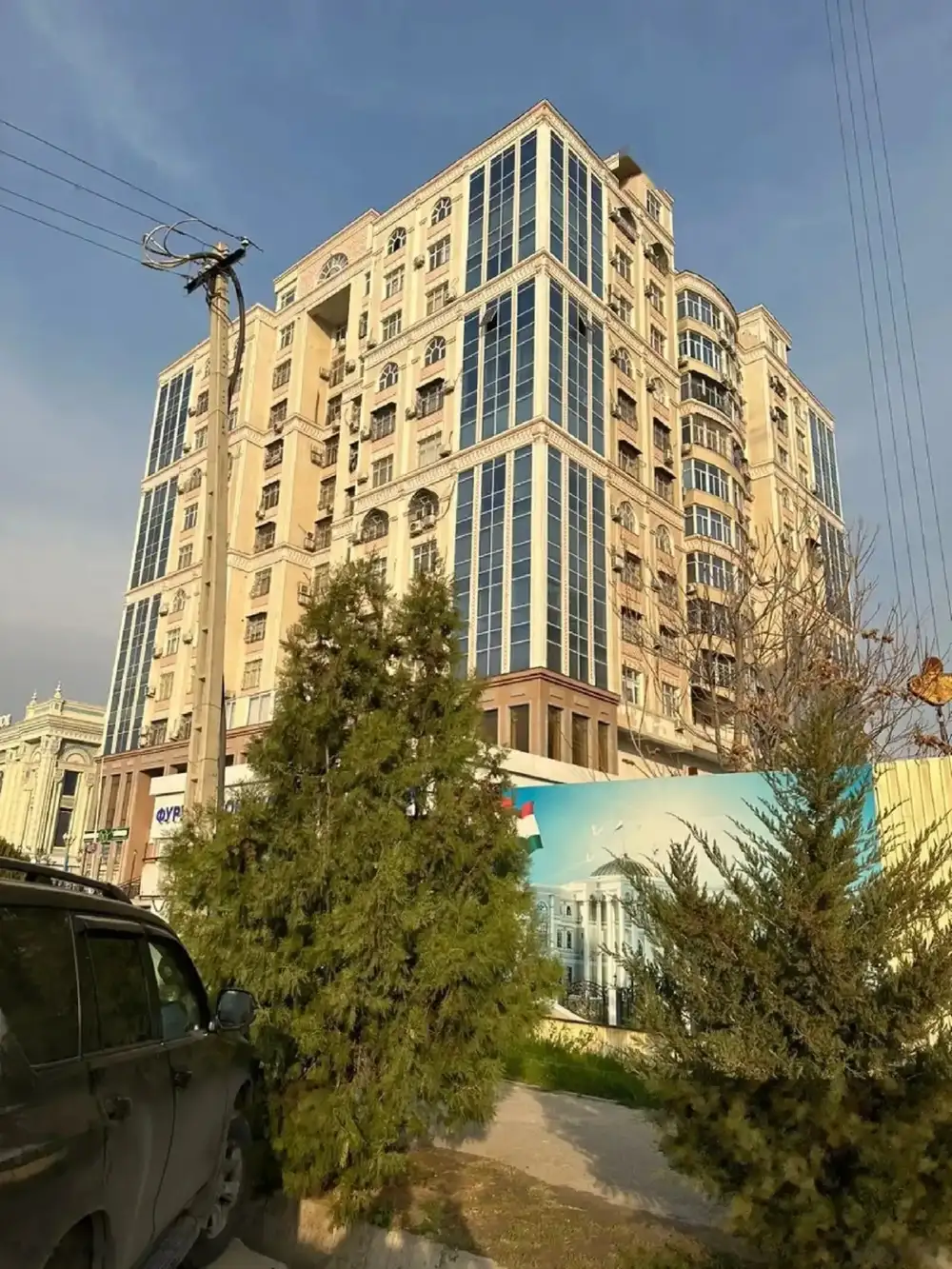 3-комн. квартира, 10 этаж, 120м², Исмоили Сомони бозори Мехргон