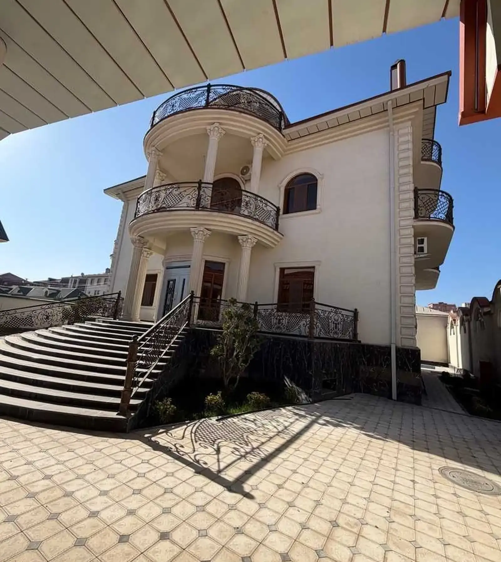 4-этажный, 7 комнатный дом, 750 м², фирдавси