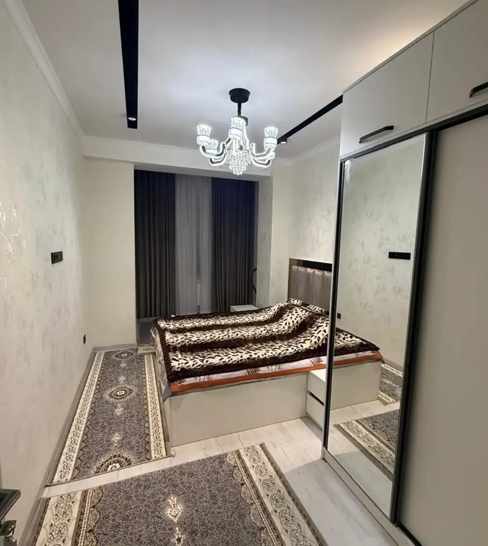 2-комн. квартира, 11 этаж, 50 м², орентир Шохмансур назди Ашан доми ру баруи парки Алишер Навои наздики ОВИР