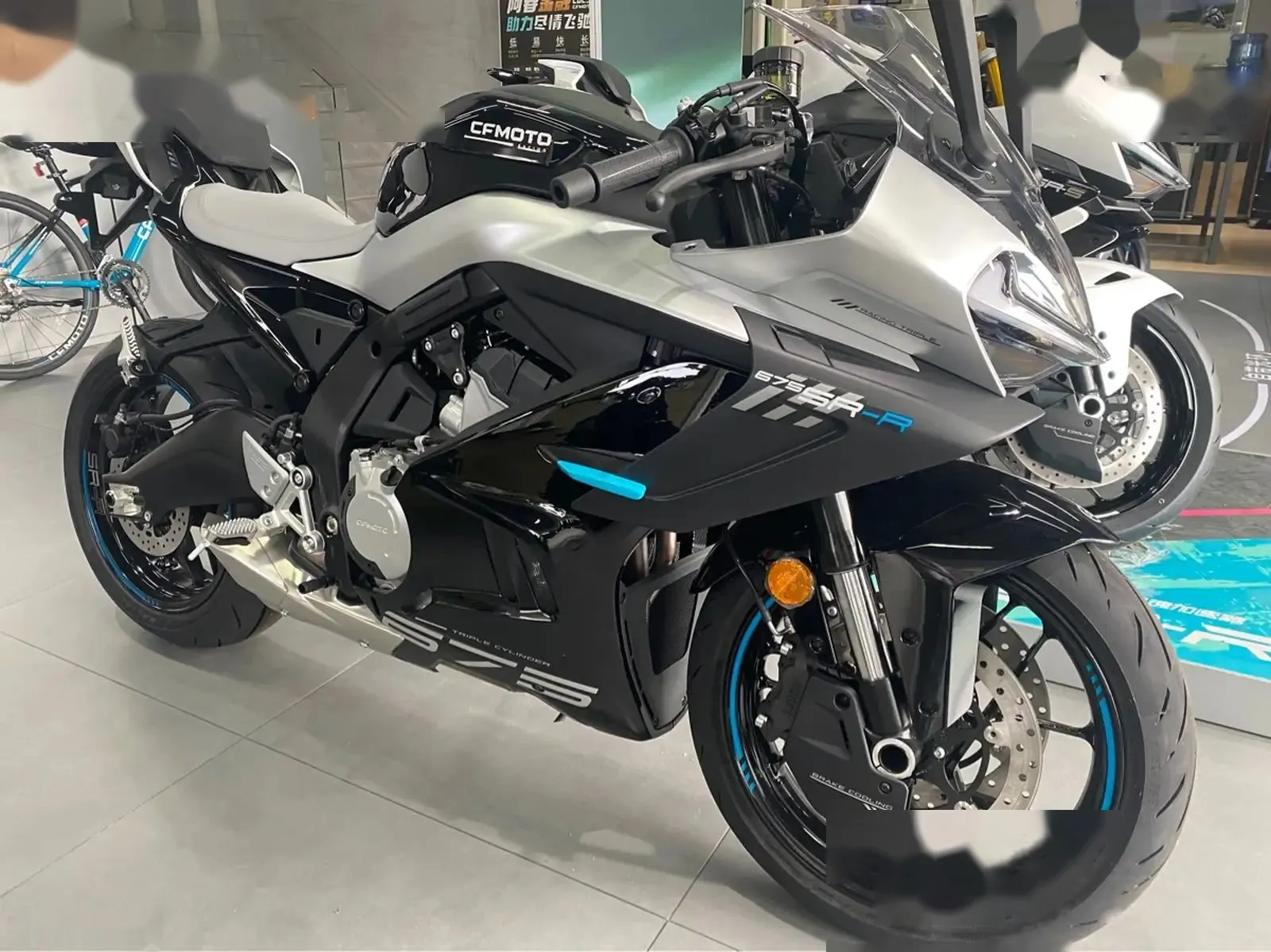 Мотоцикл CF 675 SR