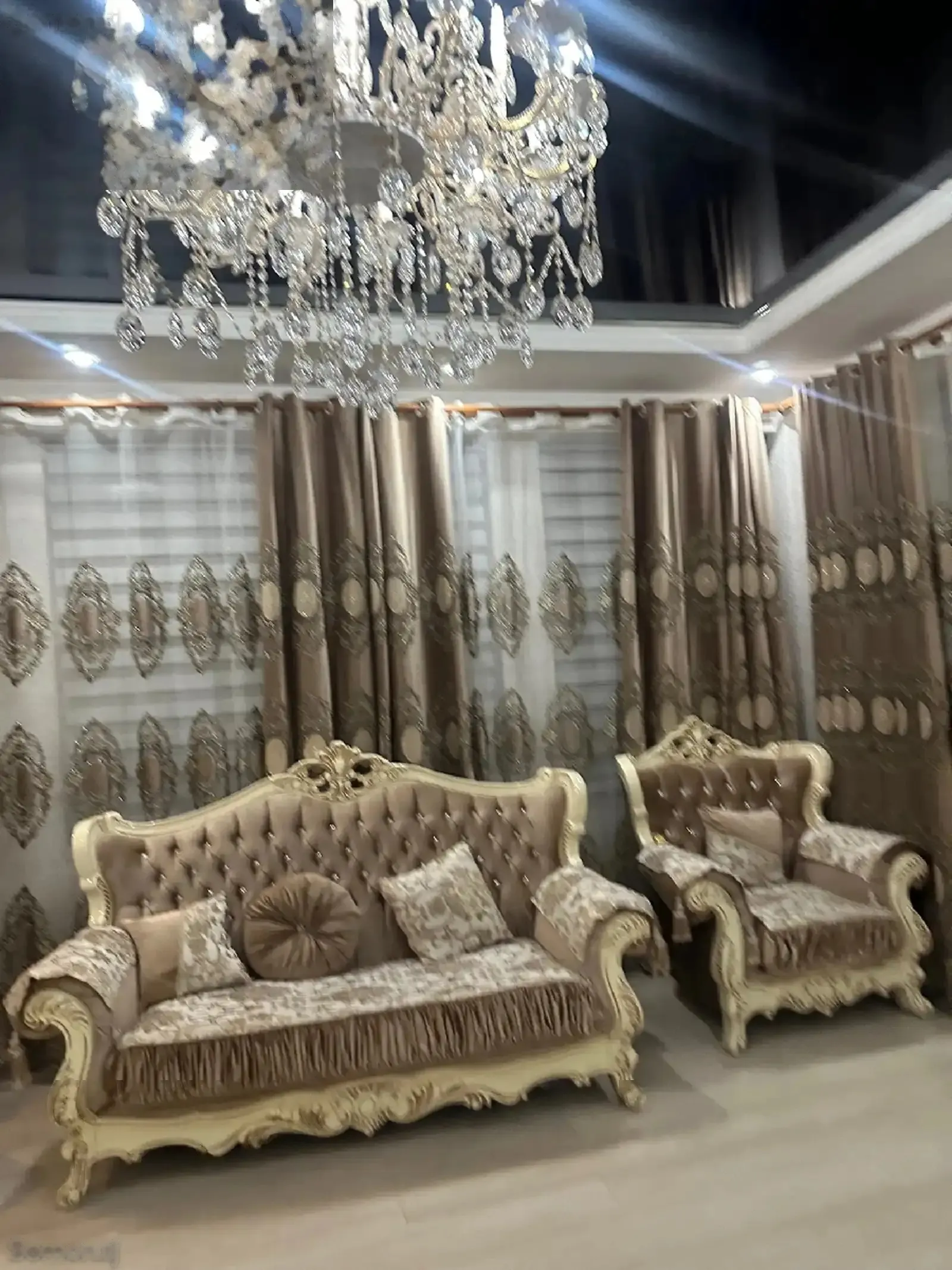 3-комн. квартира, 10 этаж, 120м², Исмоили Сомони бозори Мехргон