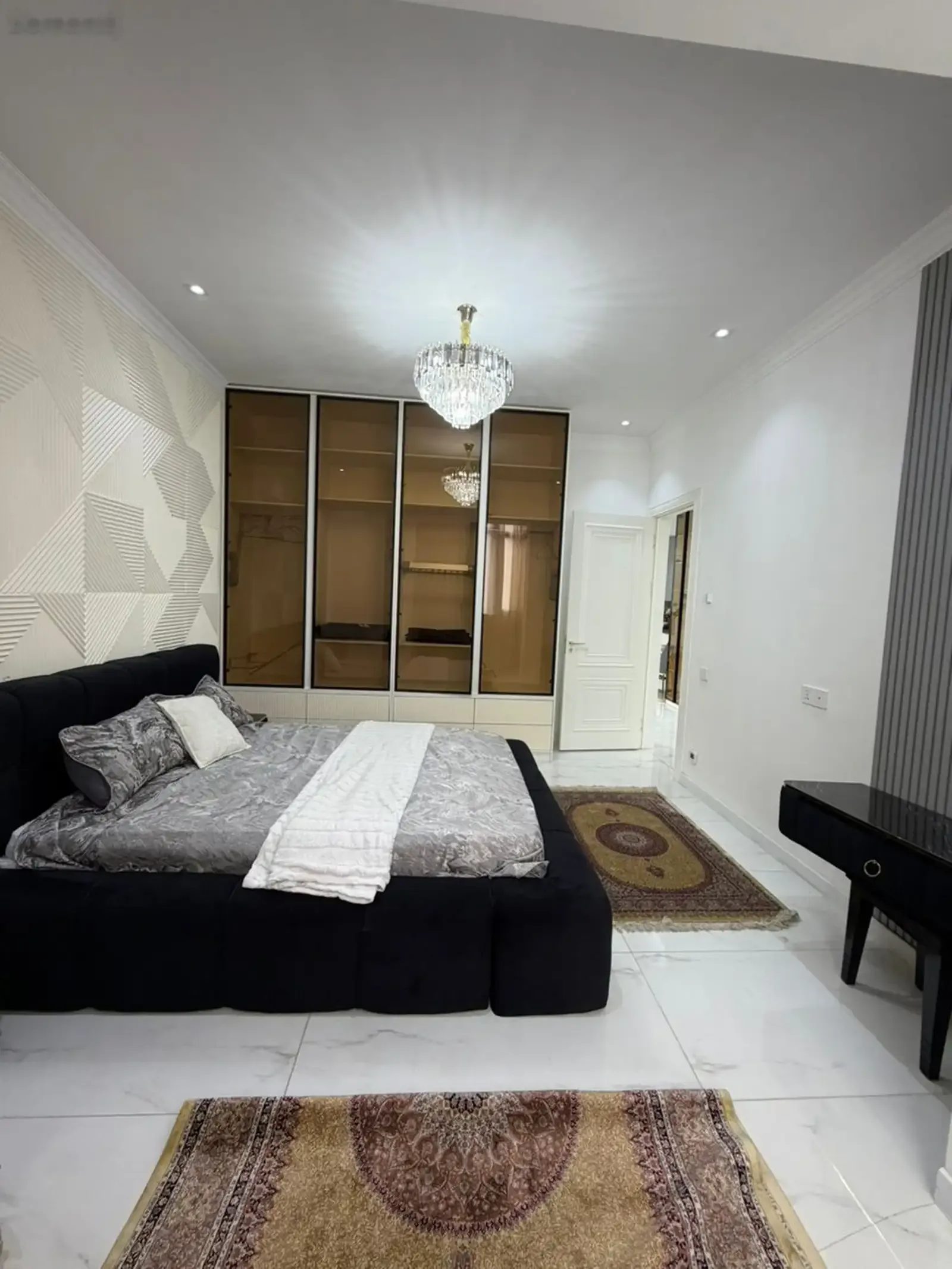 2-комн. квартира, 18 этаж, 115м², Опера и балет