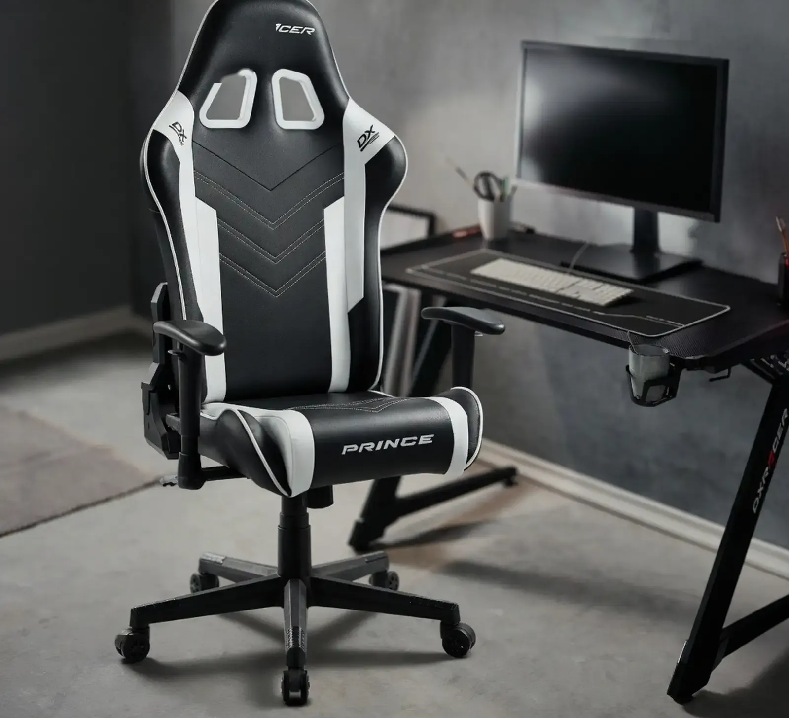 Игровое кресло DXRacer Prince Series черно-белое 2026