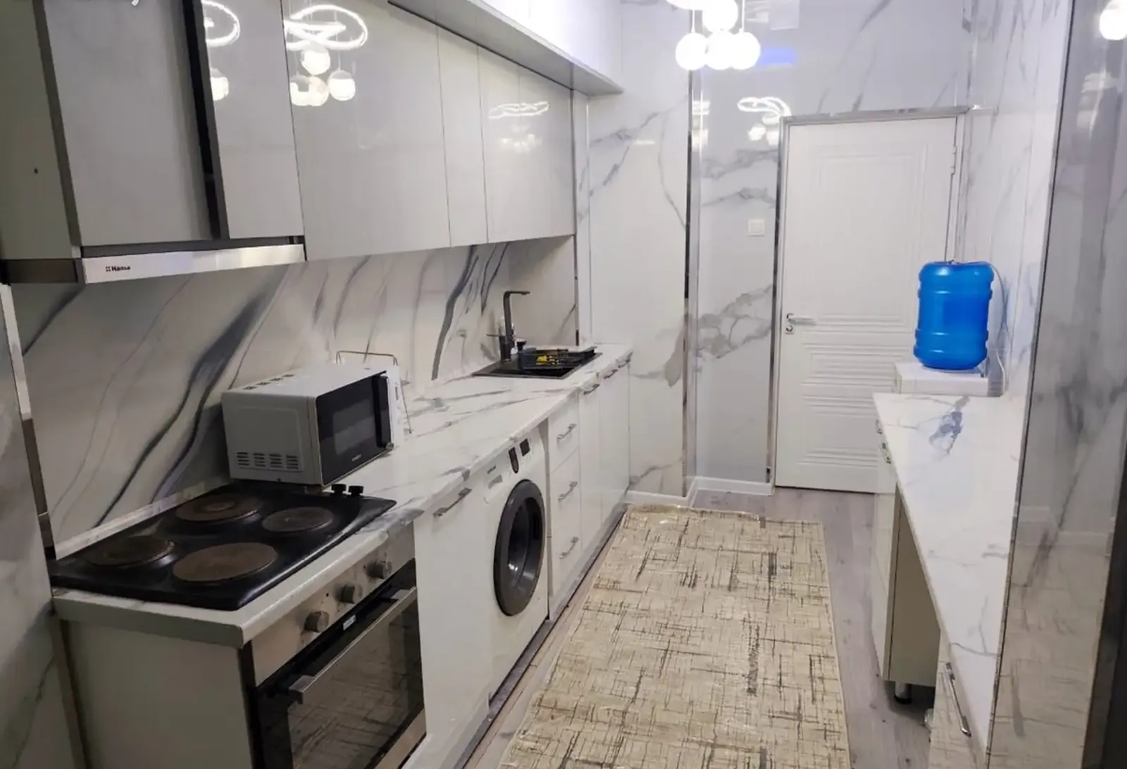 3-комн. квартира, 3 этаж, 100 м², Фирдавси 64мкр