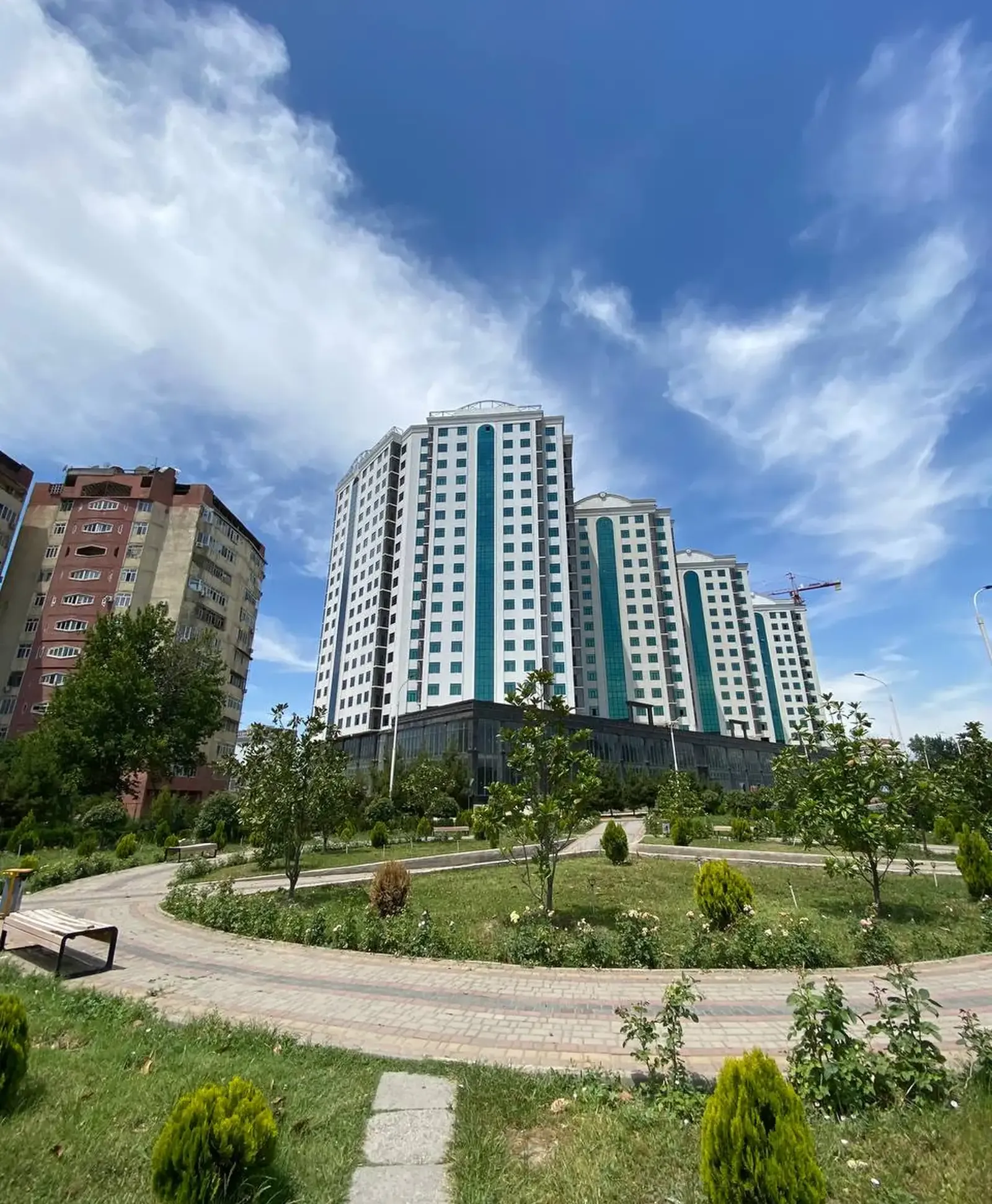 3-комн. квартира, 12 этаж, 99 м², Фирдавси