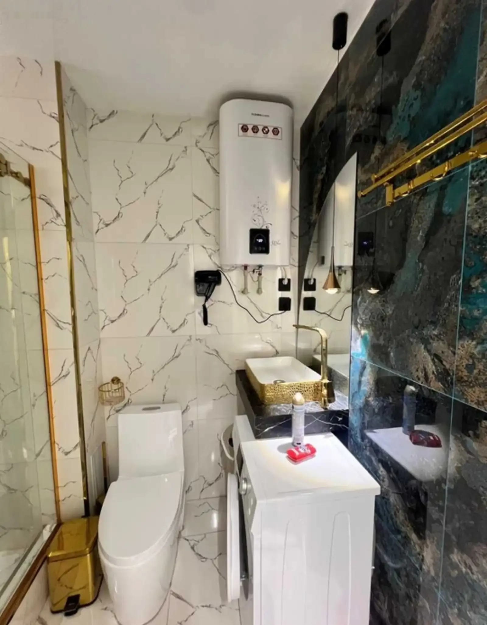 2-комн. квартира, 10 этаж, 70м², голубой экран