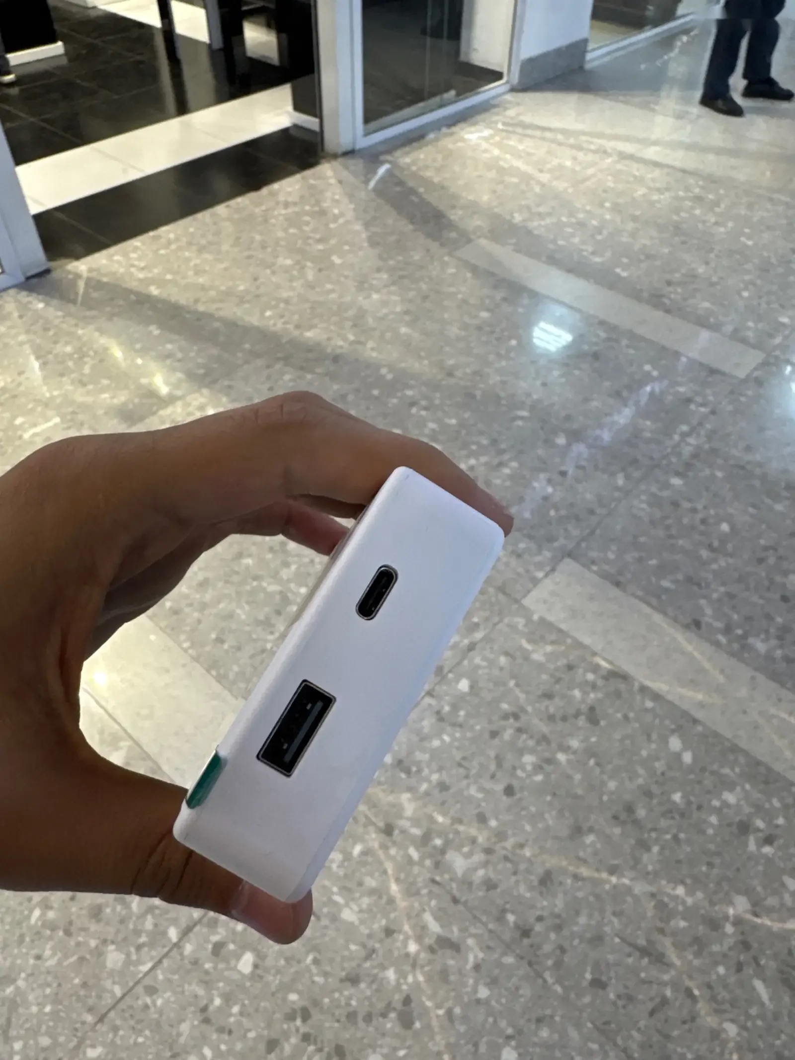 Беспроводной PowerBank Wi-Fi Роутер Карманный 4G LTE — фото 4