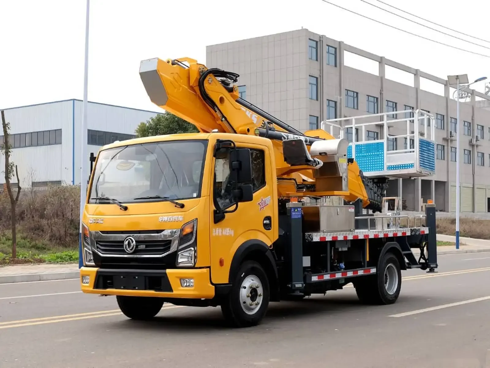 Автокран Dongfeng на заказ — фото 4