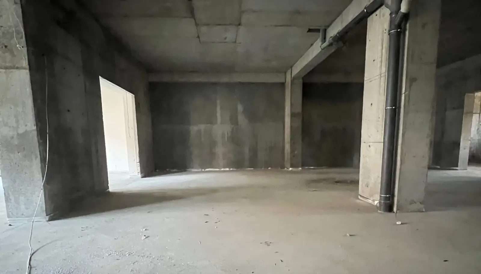 Помещение под свободное назначение, 385м², И Сомони