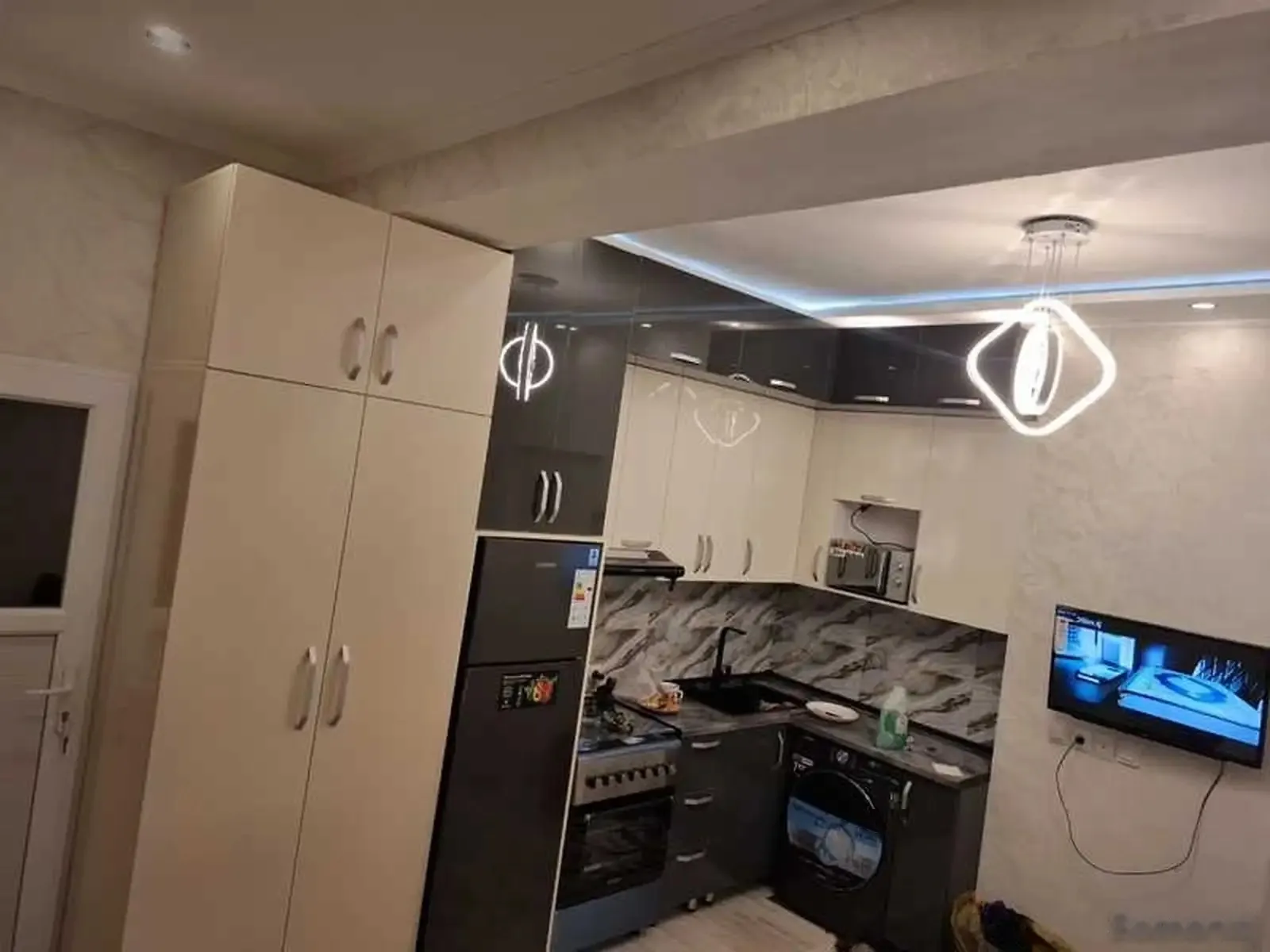 2-комн. квартира, 13 этаж, 60м², назди ресторани Яккачинор