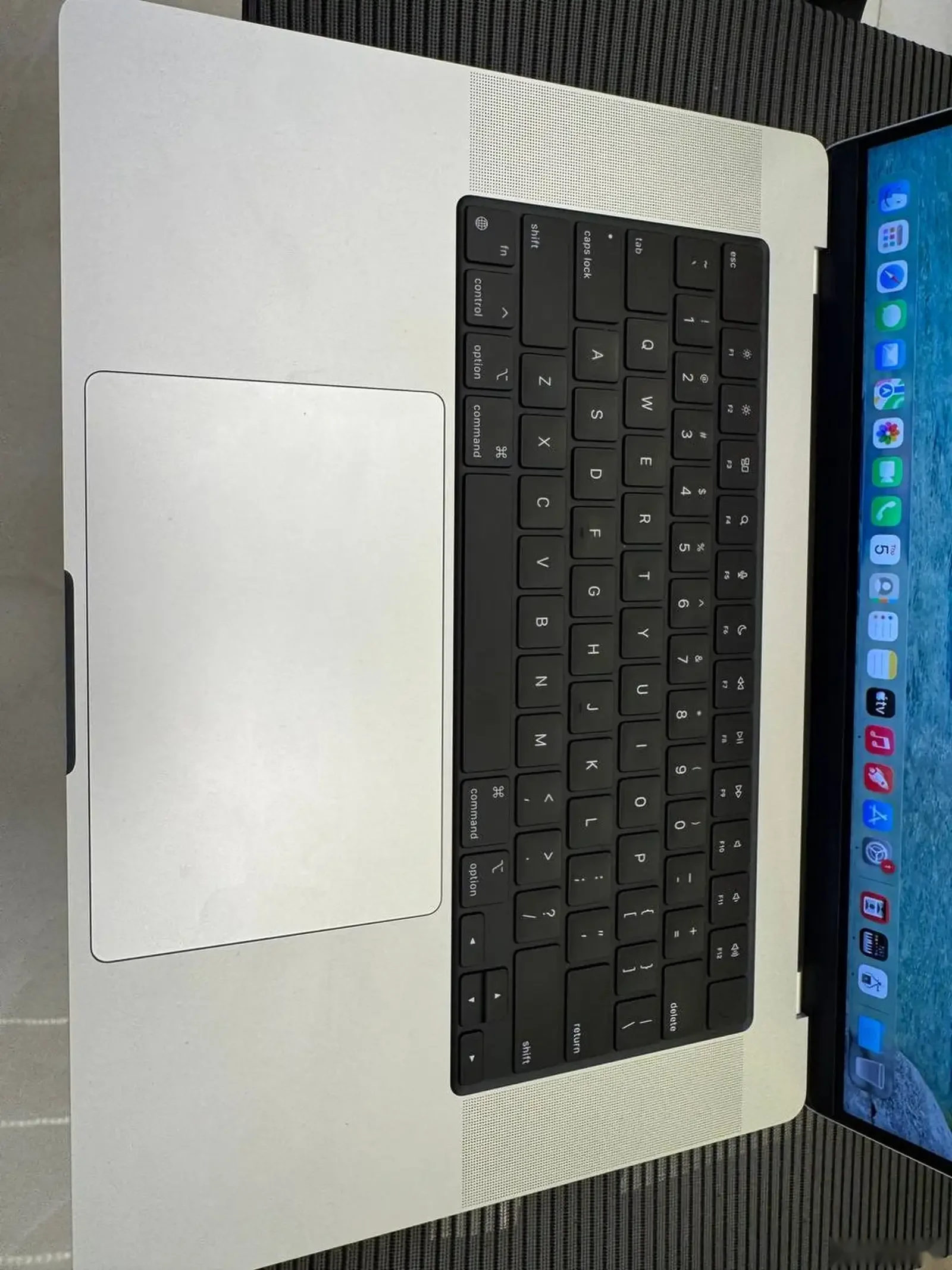 Ноутбук MacBook Pro 16 2021 M1 Pro 32/1TB — фото 4