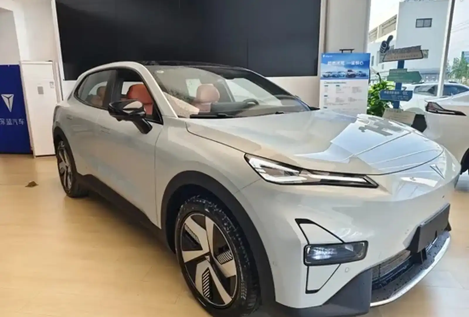 Changan Deepal SL03,