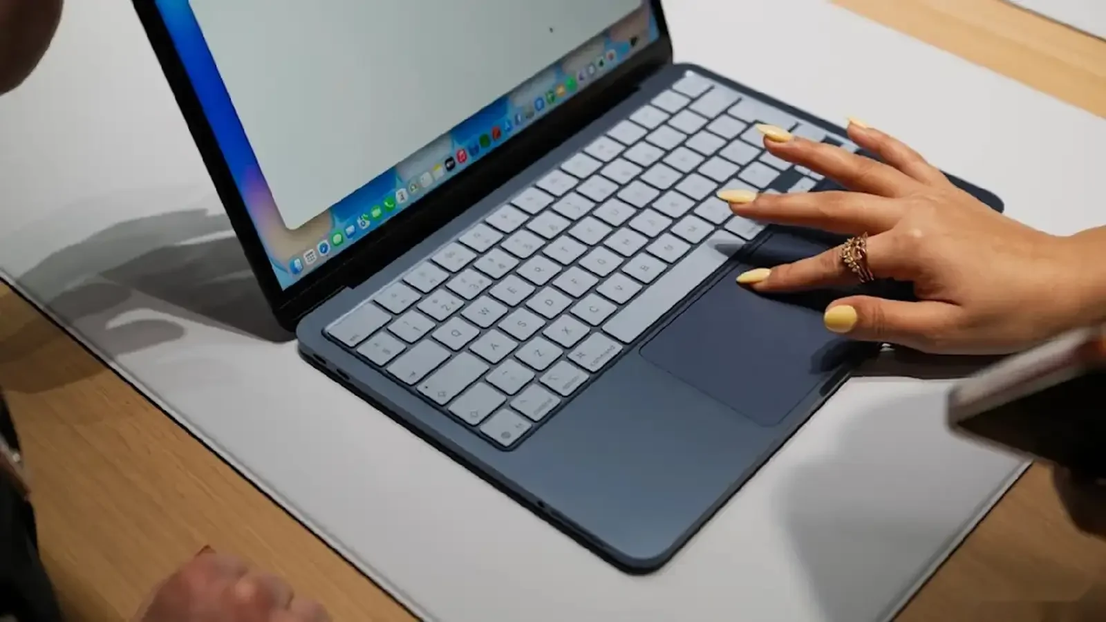 Ноутбук Apple macbook neo 2026 — фото 2