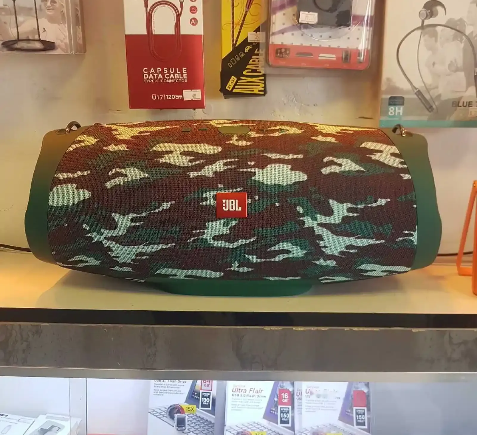 Колонка JBL Max