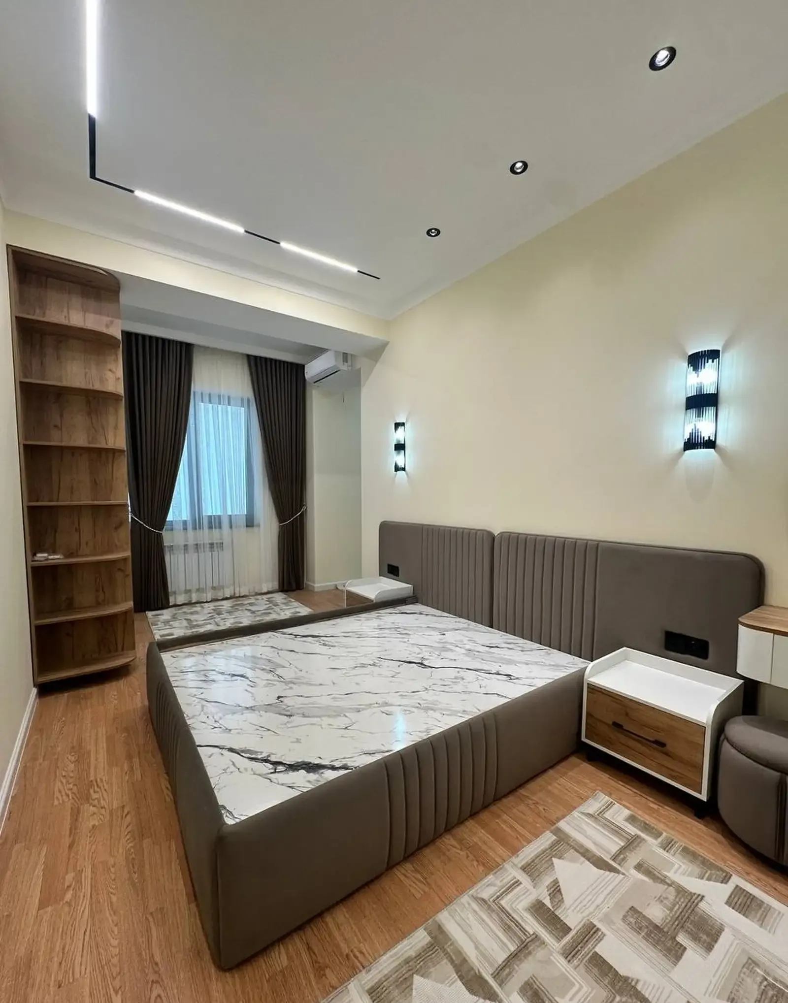 2-комн. квартира, 6 этаж, 69 м², Пеши Славянский Университет