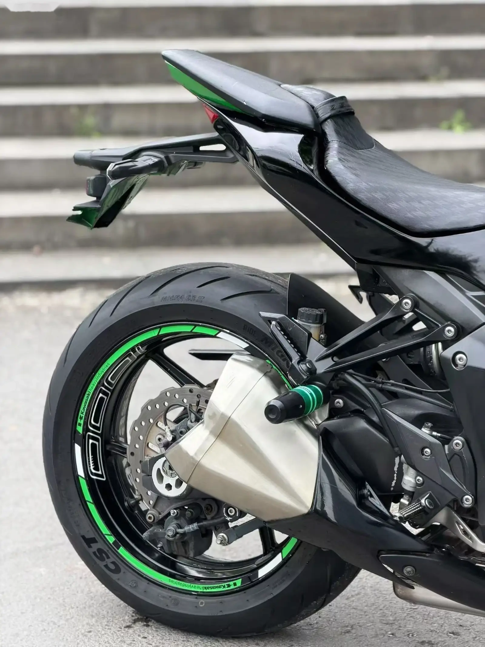 Мотоцикл Kawasaki z1000 — фото 8