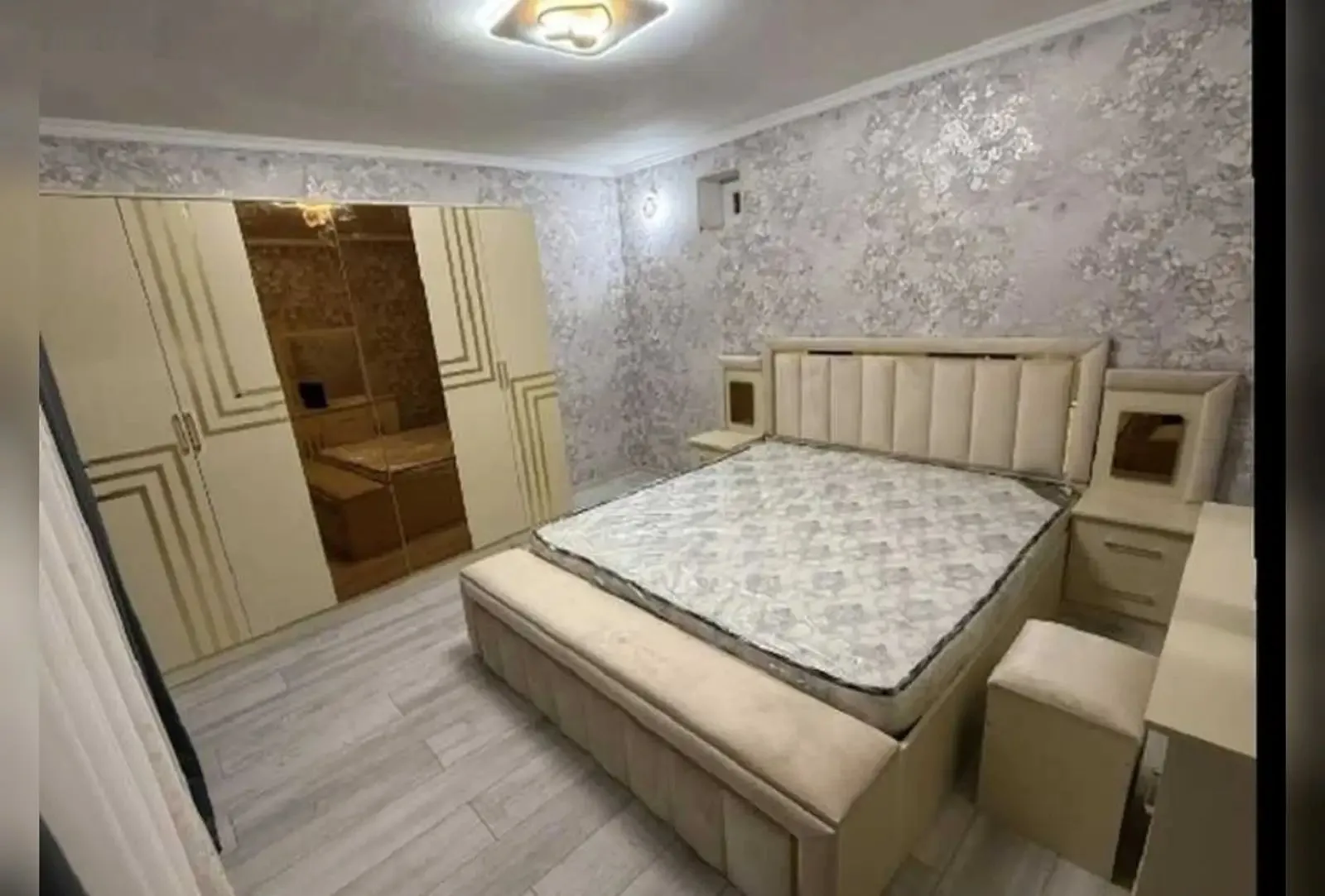 Спальный гарнитур