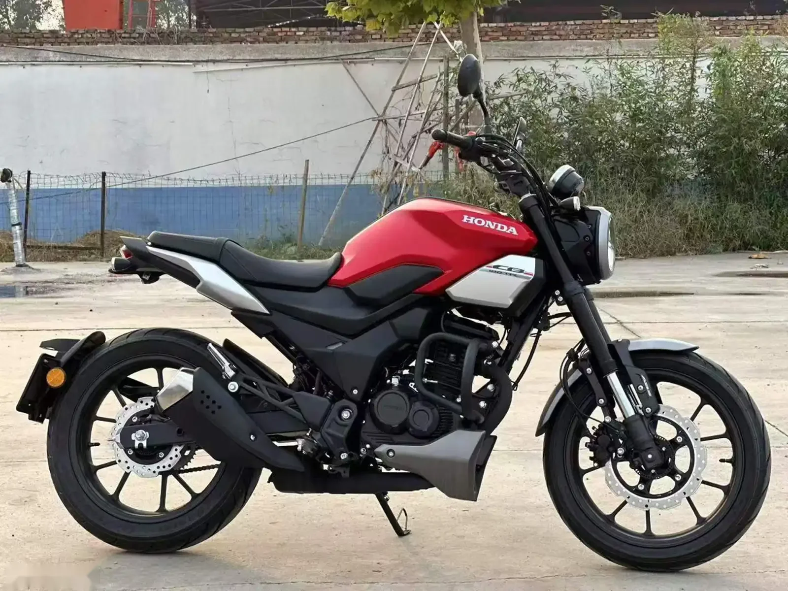 Мотоцикл Honda CB190 tr — фото 4