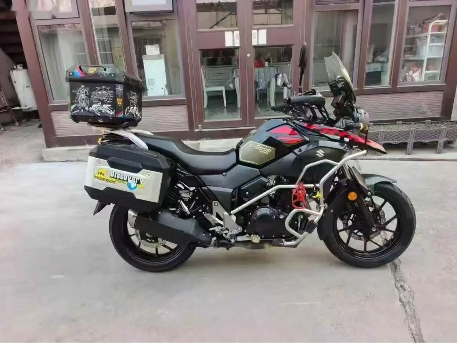 Мотоцикл Suzuki — фото 4
