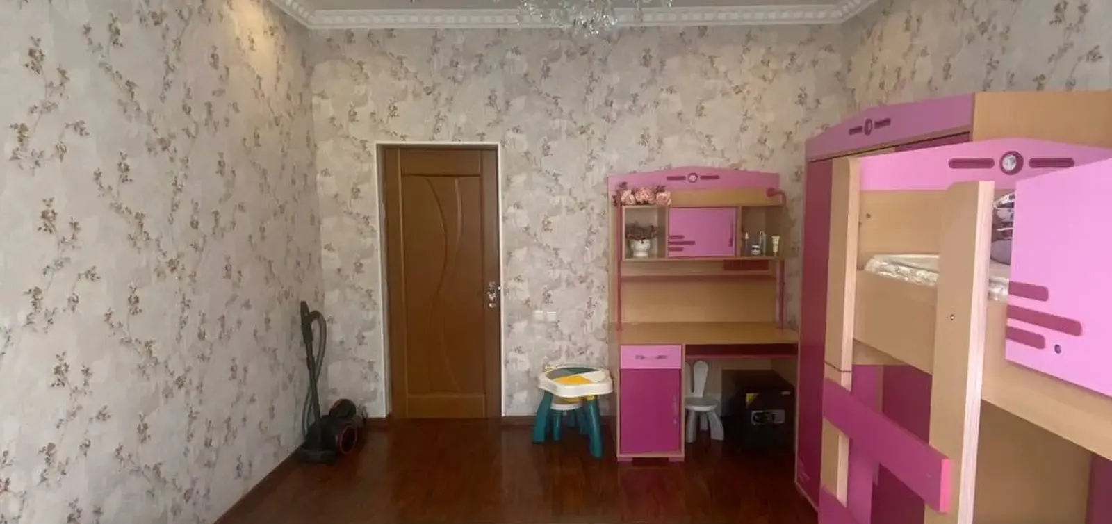 4-комн. квартира, 4 этаж, 140 м², сино