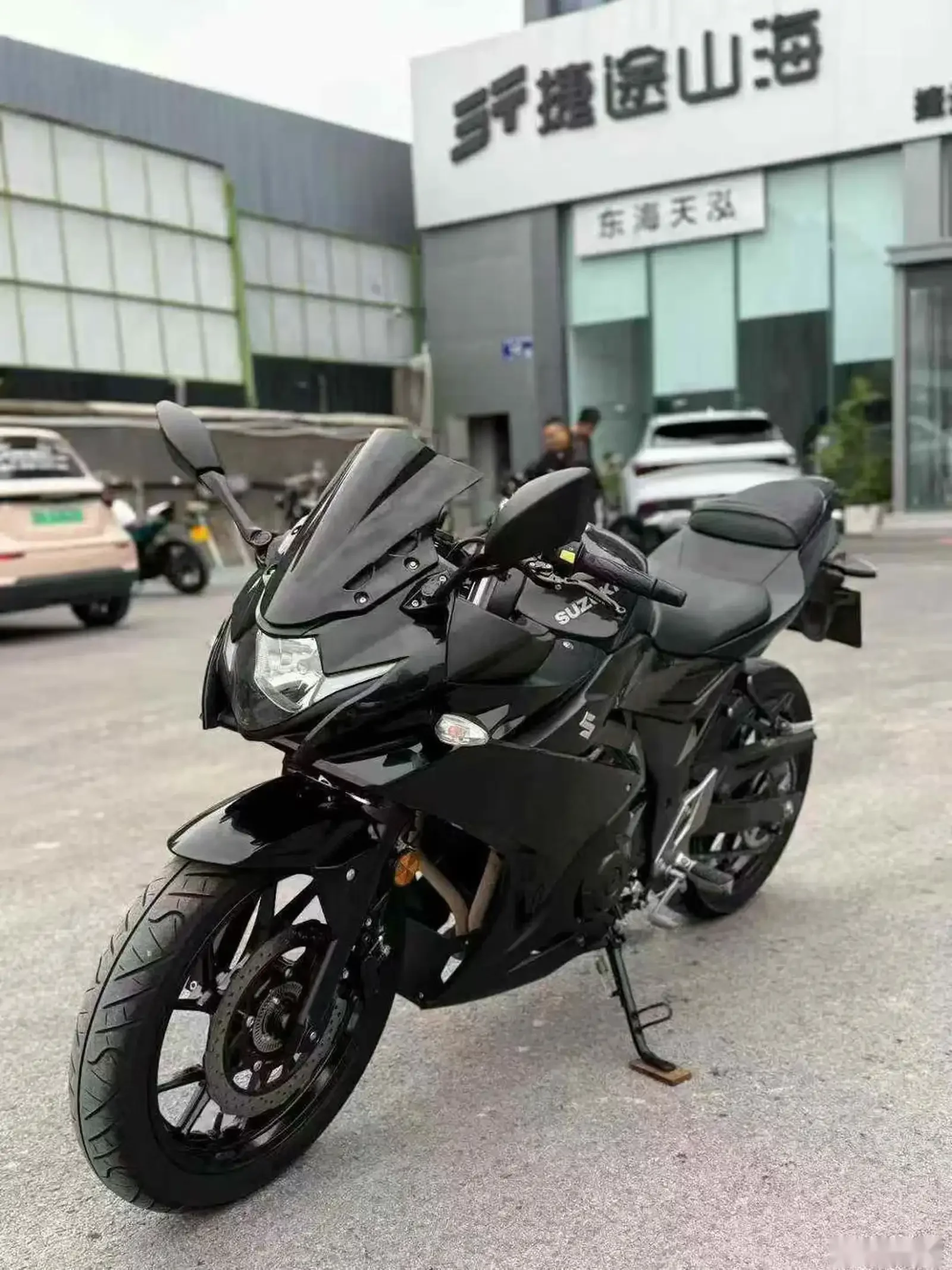 Мотоцикл Suzuki GSX250 — фото 3