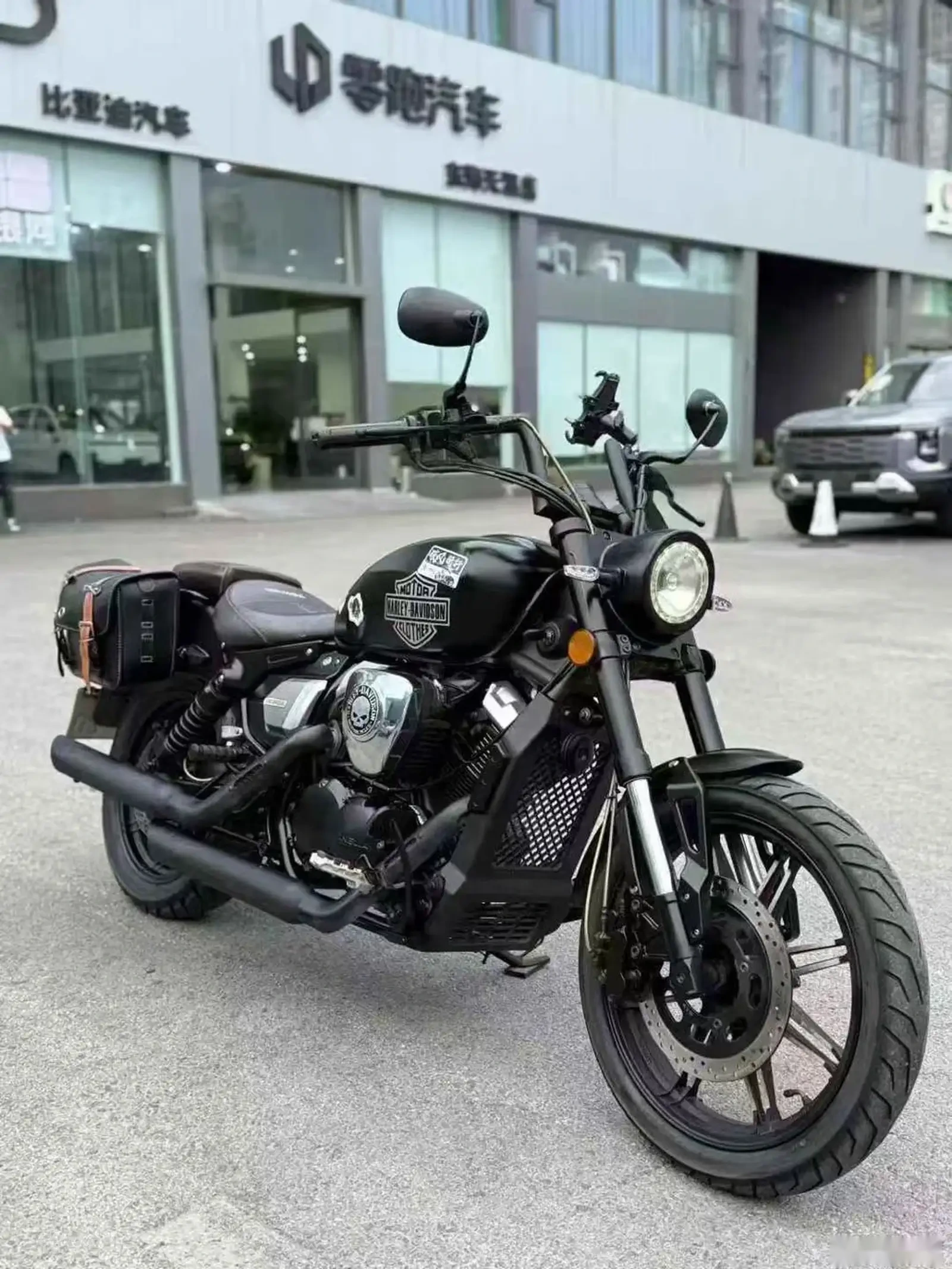 Мотоцикл Harley-Davidson — фото 3