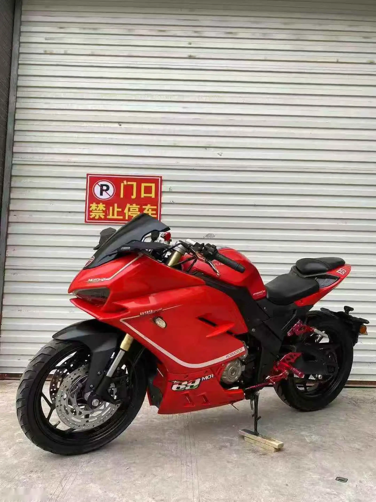 Мотоцикл Ducati 400 — фото 3
