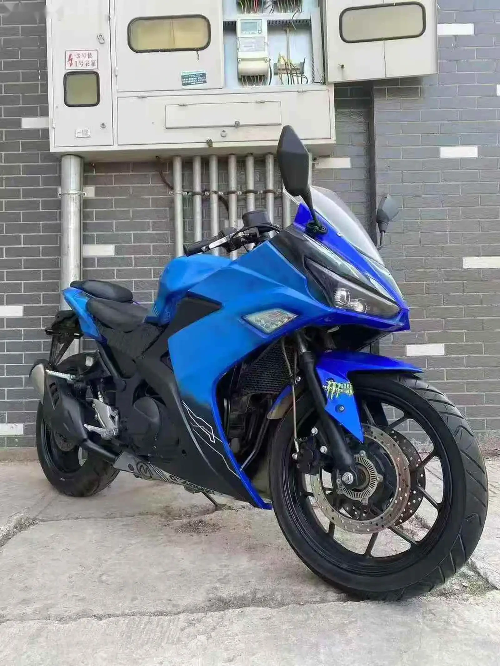 Мотоцикл Kawasaki — фото 3