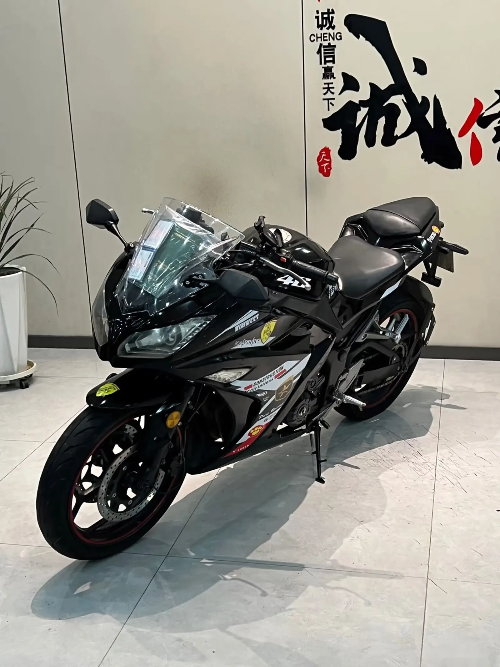 Мотоцикл Kawasaki 400 cc — фото 4