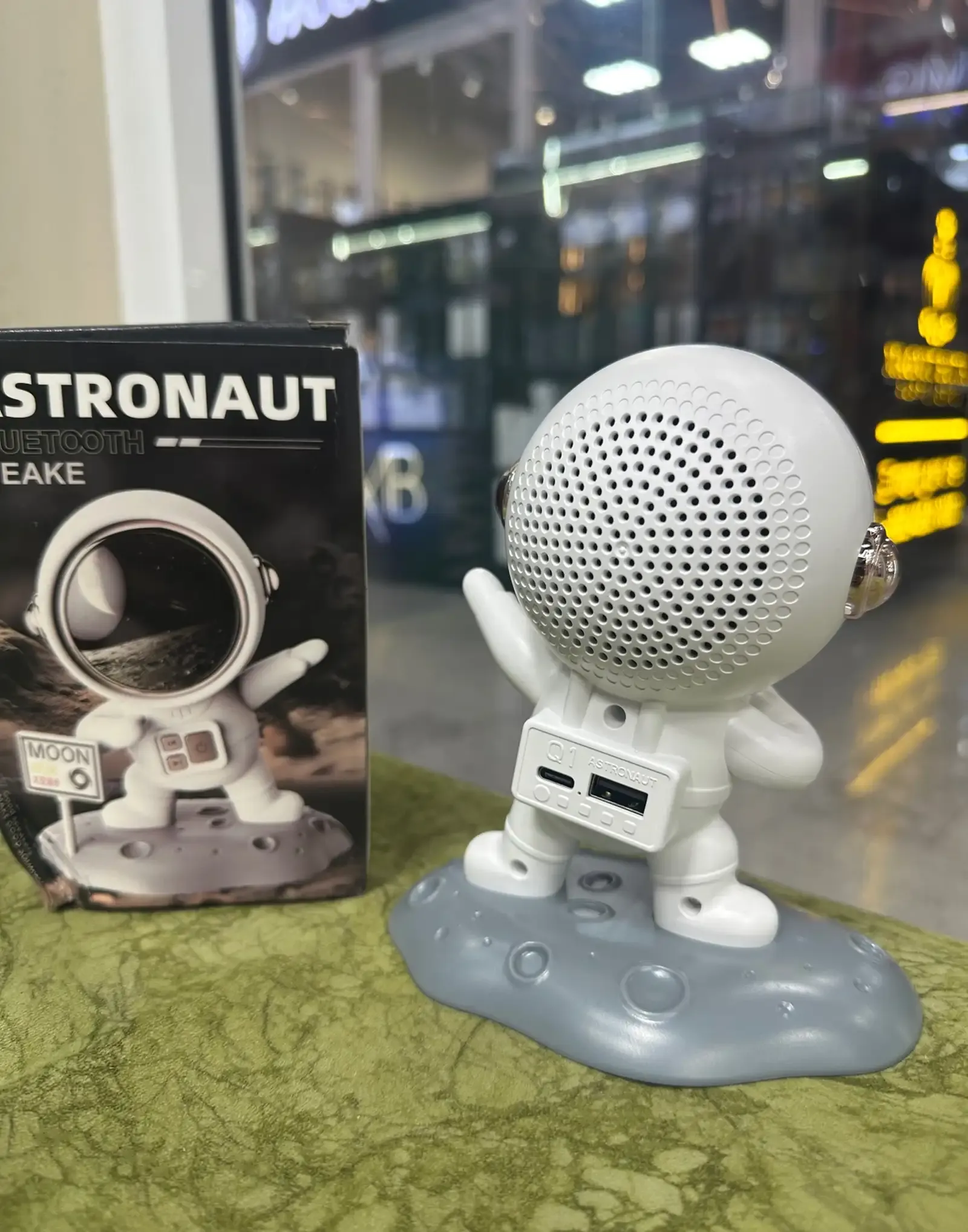 Беспроводная портативная Bluetooth колонка Астронавт