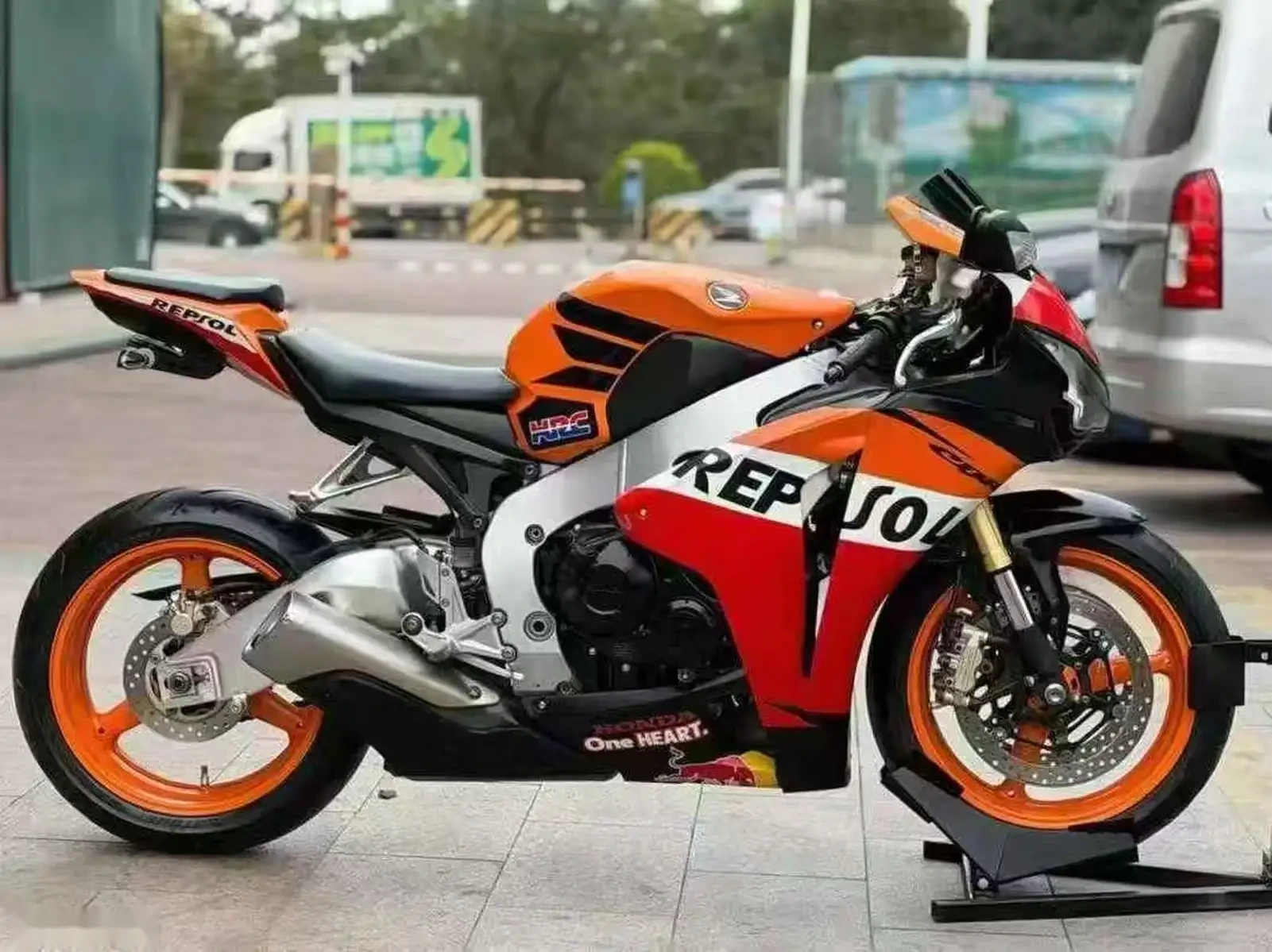 Мотоцикл Honda CBR1000 — фото 3